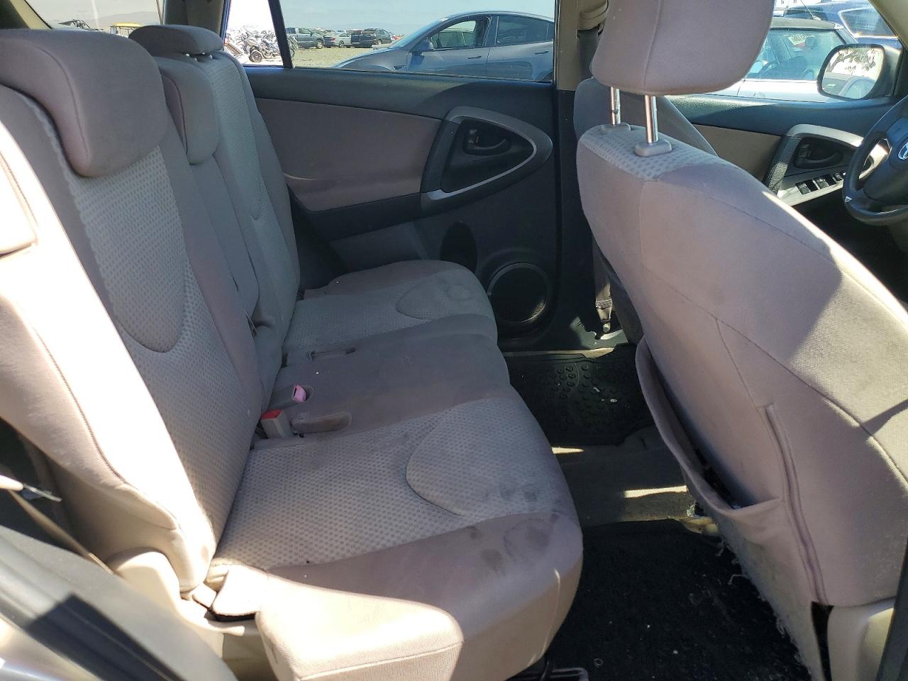2006 Toyota Rav4 Base Gold vin: JTMZD33V265009072