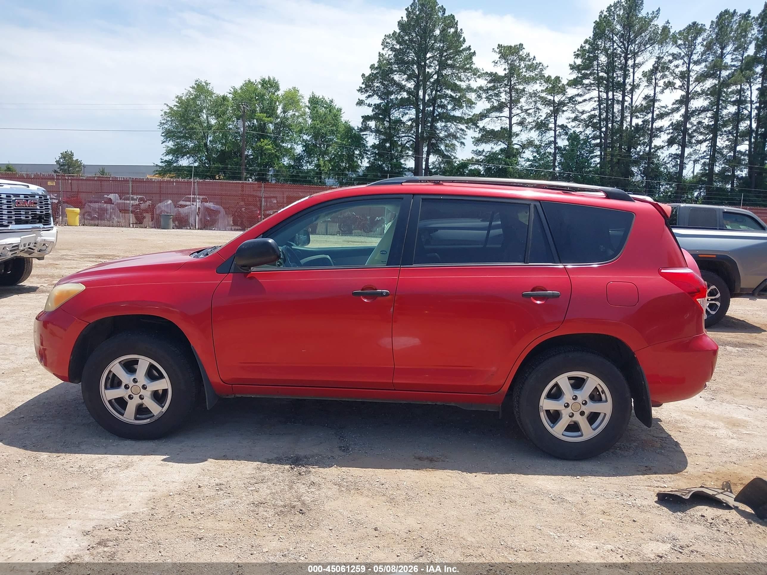 2006 Toyota Rav4   Red vin: JTMZD33V265018239