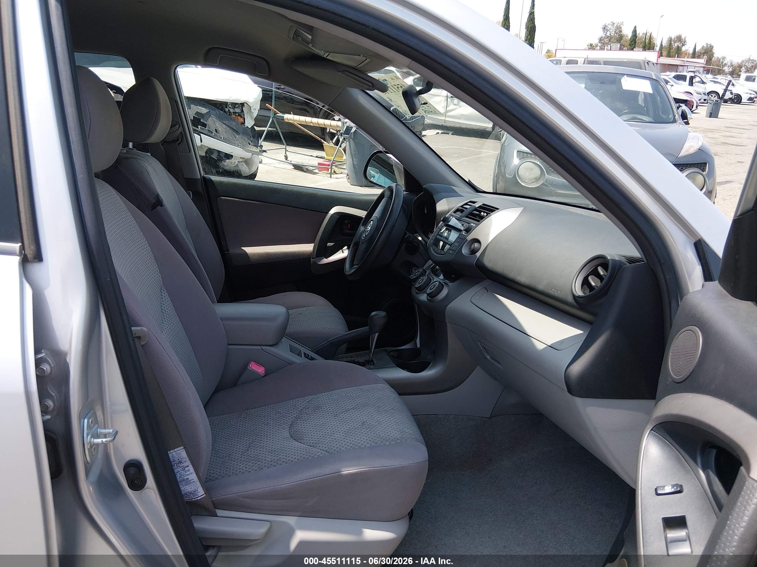 2006 Toyota Rav4   Silver vin: JTMZD33V265021304