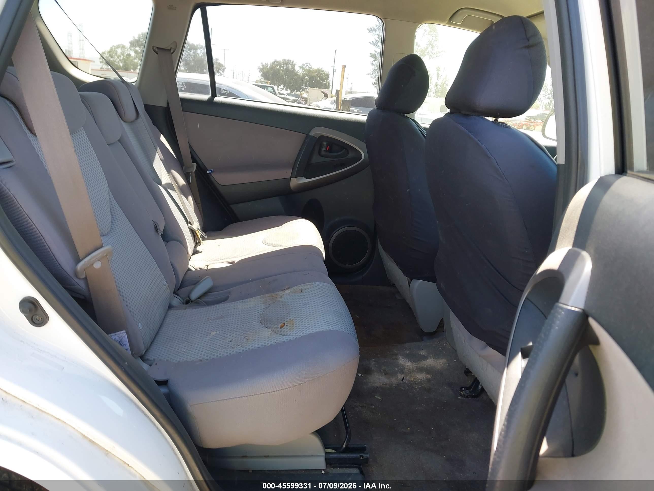 2007 Toyota Rav4   White vin: JTMZD33V275038766