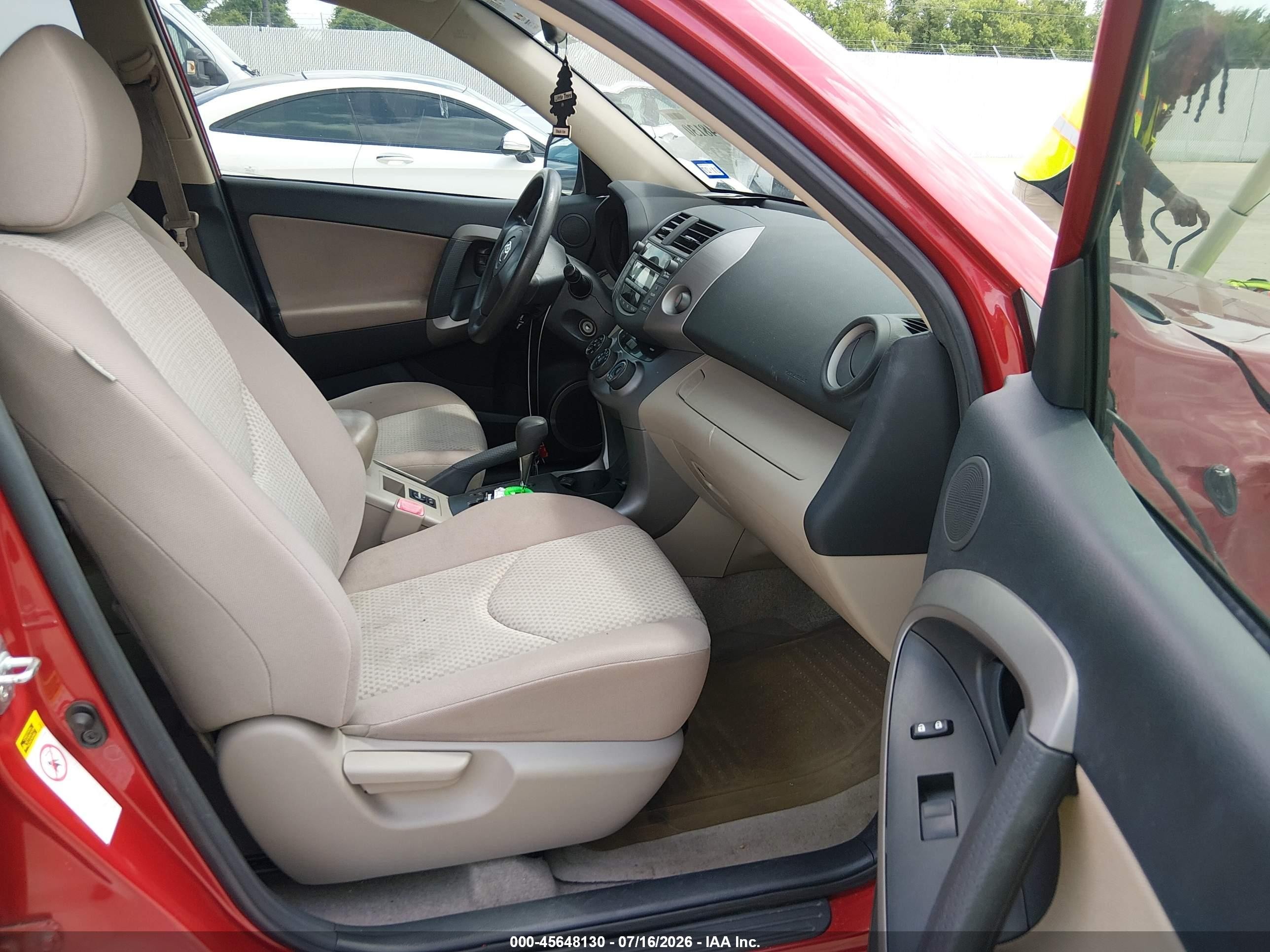2008 Toyota Rav4   Red vin: JTMZD33V285089587