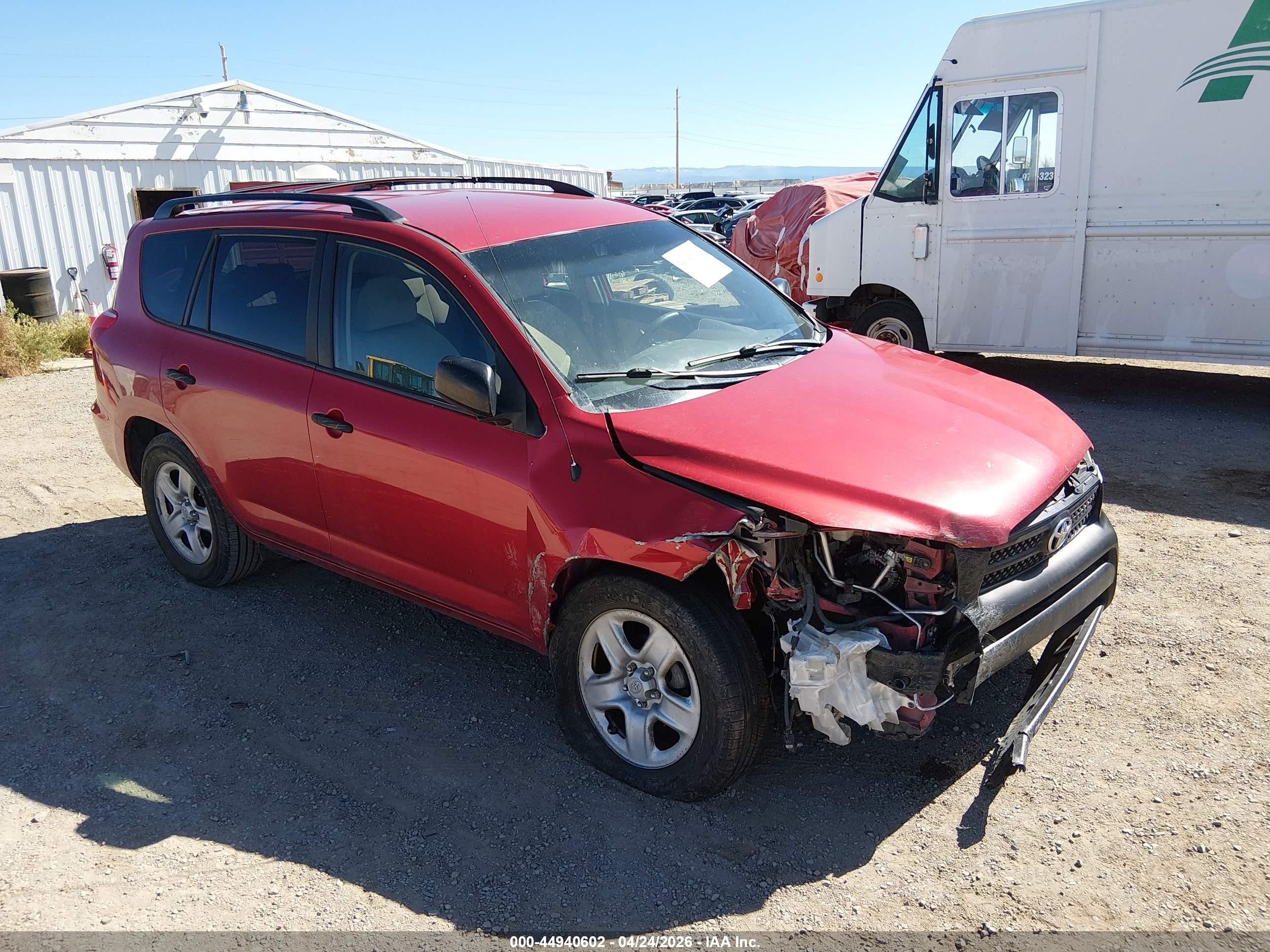 2008 Toyota Rav4   Red vin: JTMZD33V285093820