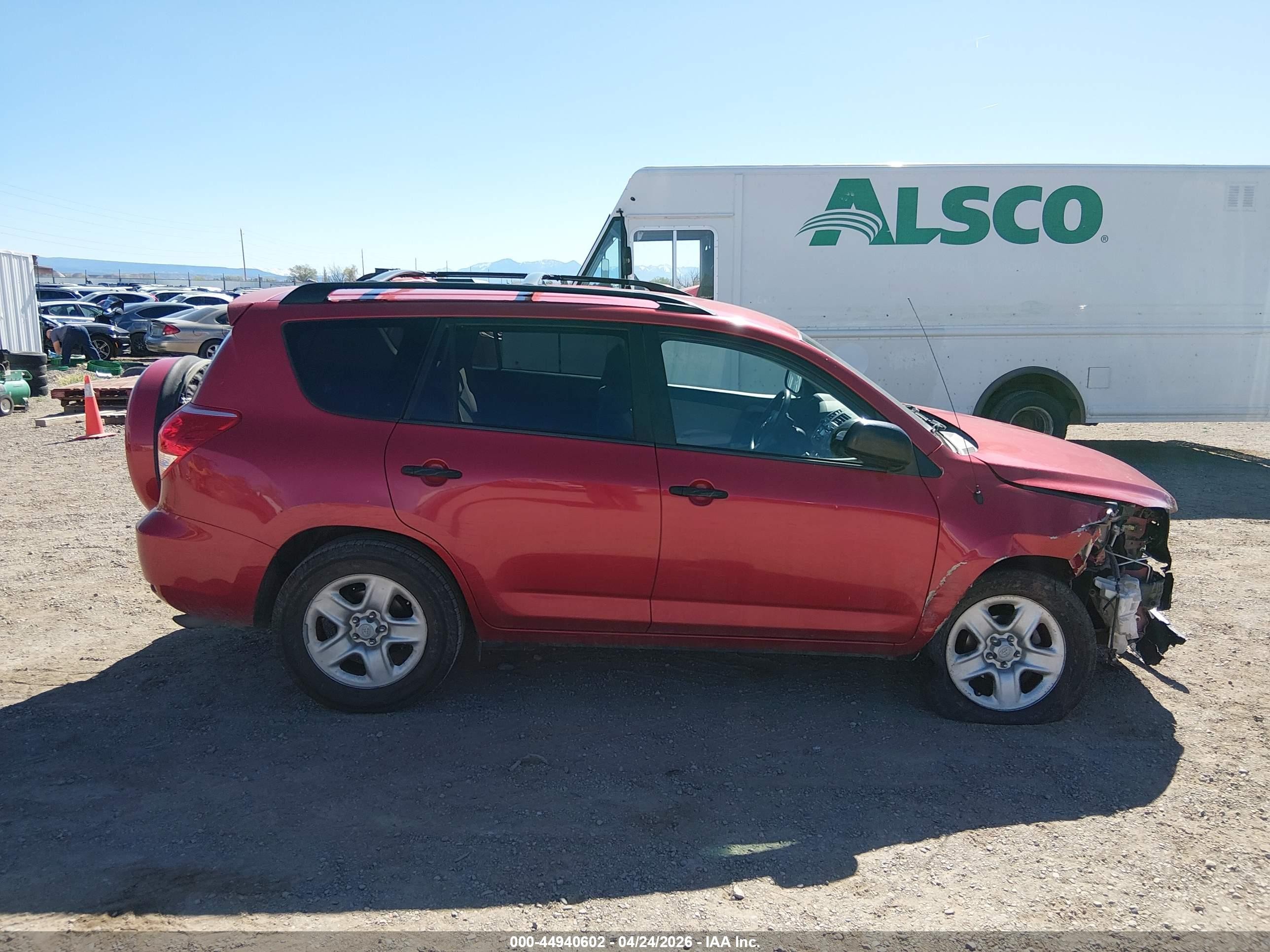2008 Toyota Rav4   Red vin: JTMZD33V285093820