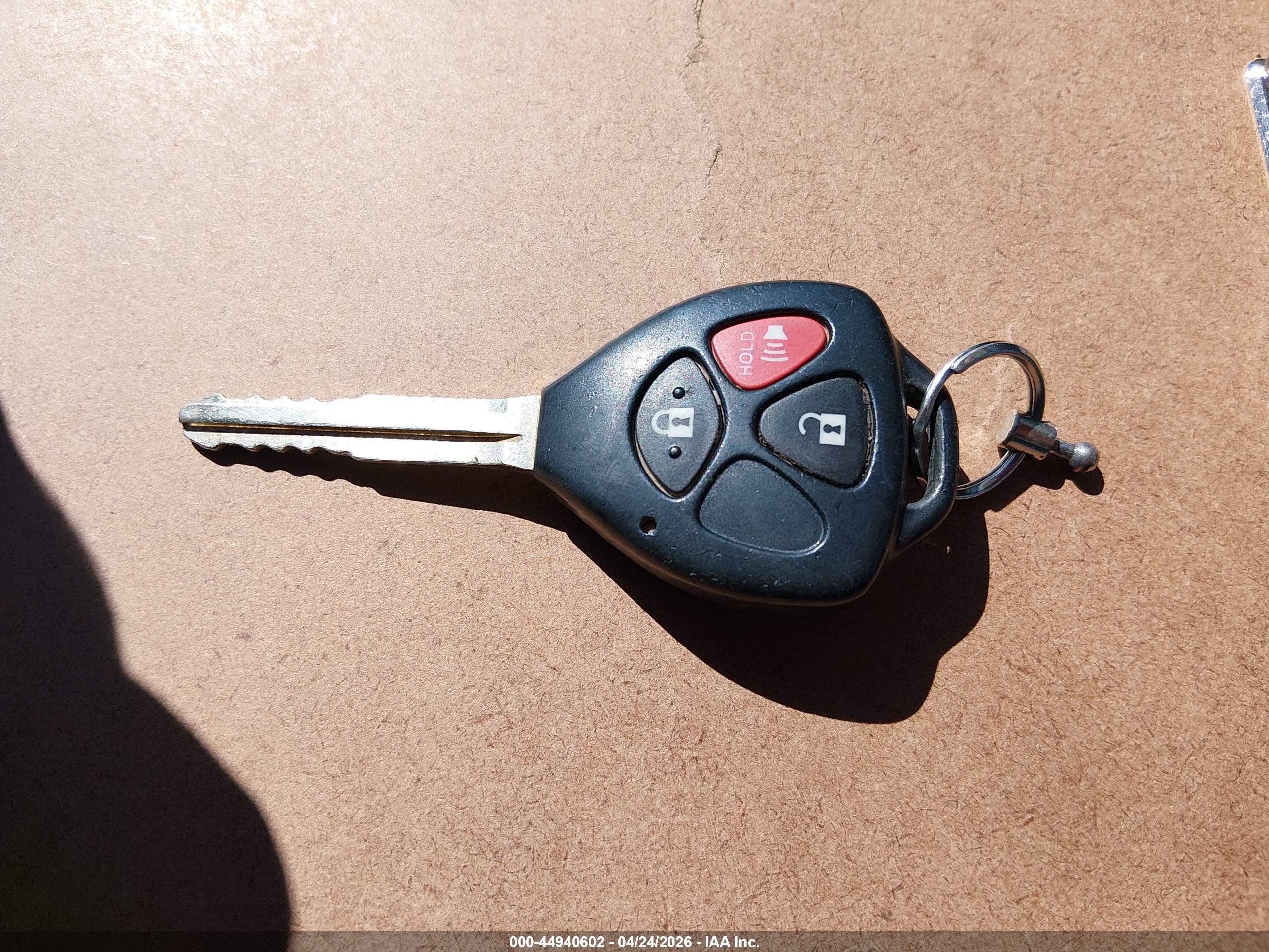 2008 Toyota Rav4   Red vin: JTMZD33V285093820