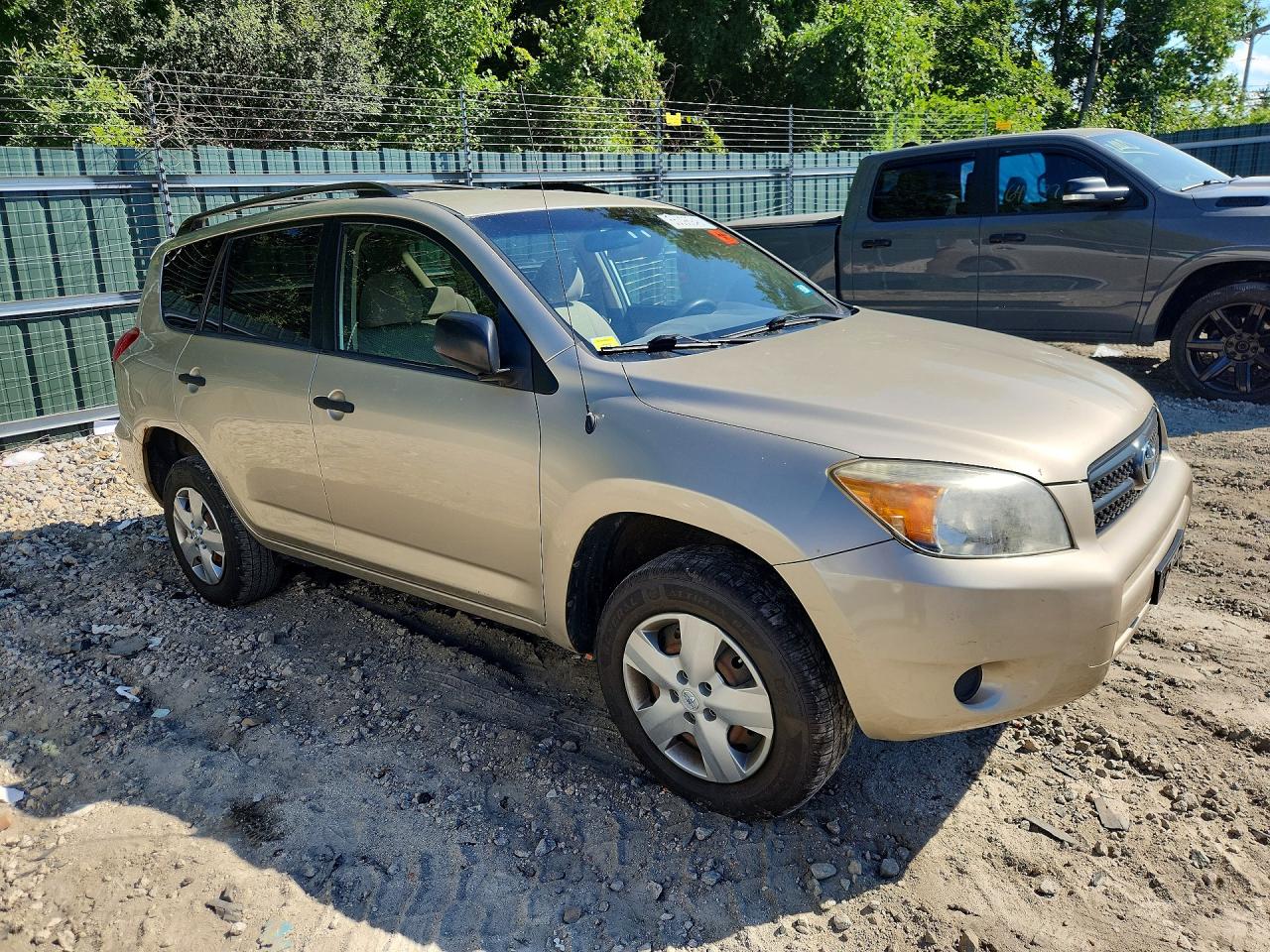 2008 Toyota Rav4 Base Gold vin: JTMZD33V285094451
