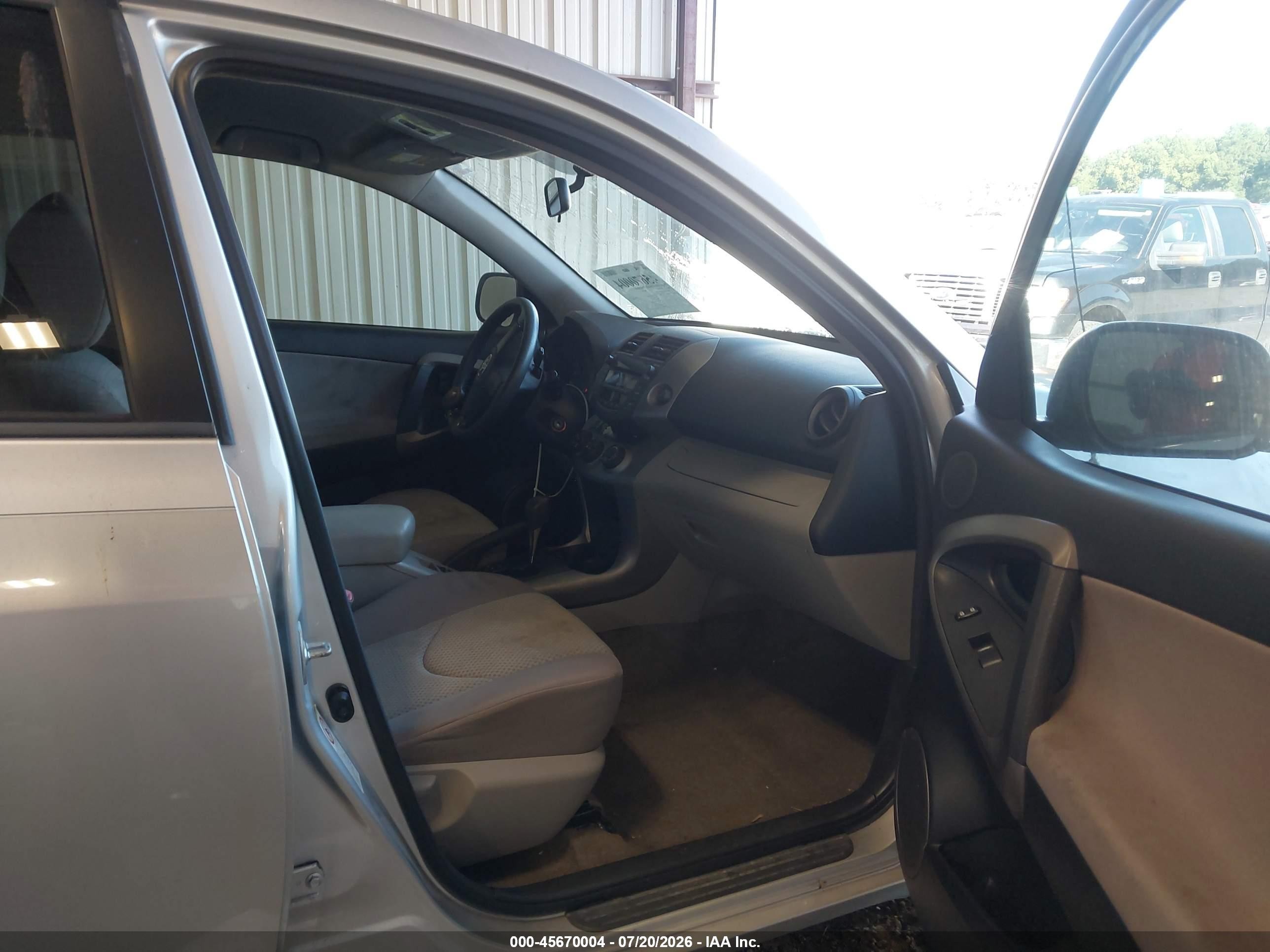 2008 Toyota Rav4   Silver vin: JTMZD33V285096717