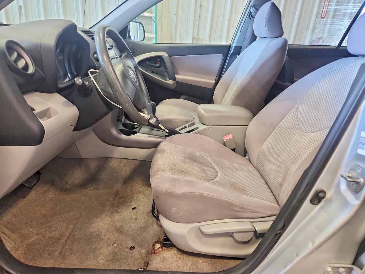 2008 Toyota Rav4 Base Silver vin: JTMZD33V285097835