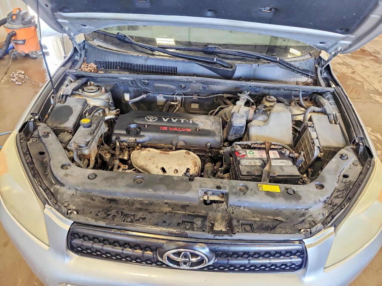 2008 Toyota Rav4 Base Silver vin: JTMZD33V285097835