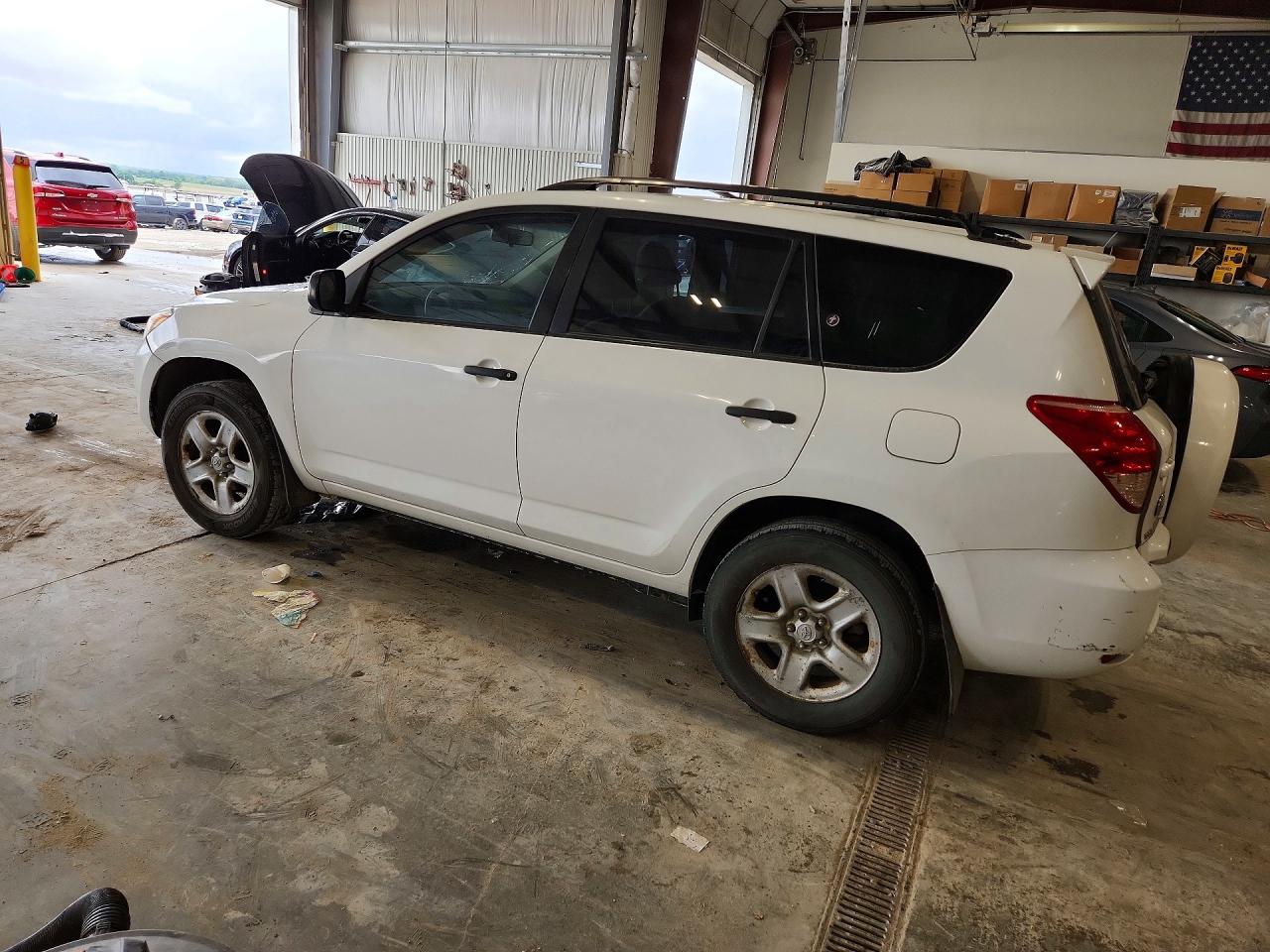 2008 Toyota Rav4 Base White vin: JTMZD33V285102564