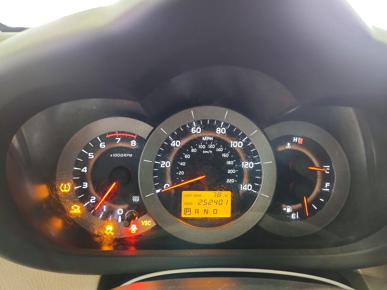 2008 Toyota Rav4 Base White vin: JTMZD33V285102564
