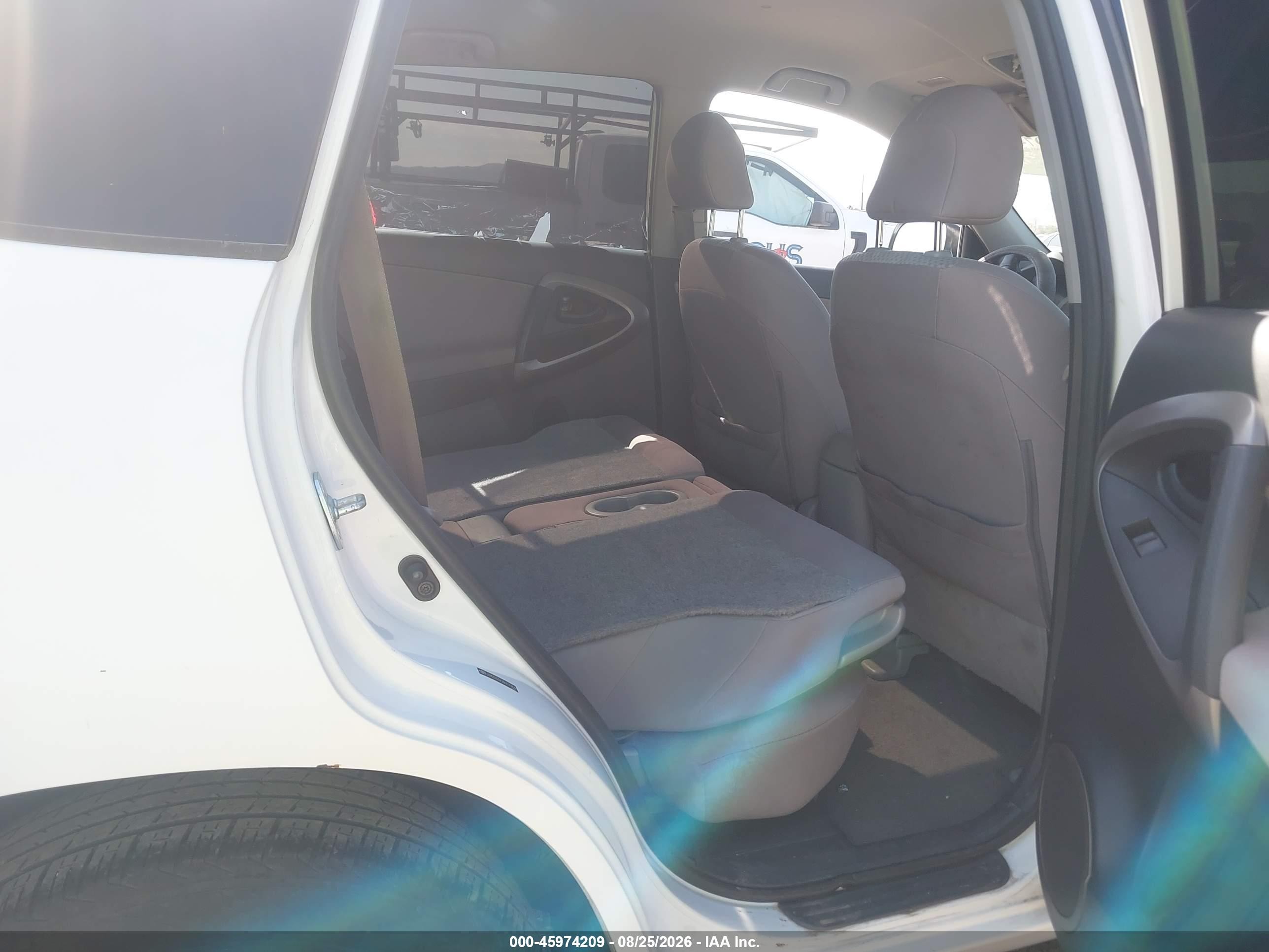 2008 Toyota Rav4   Белый vin: JTMZD33V286079846