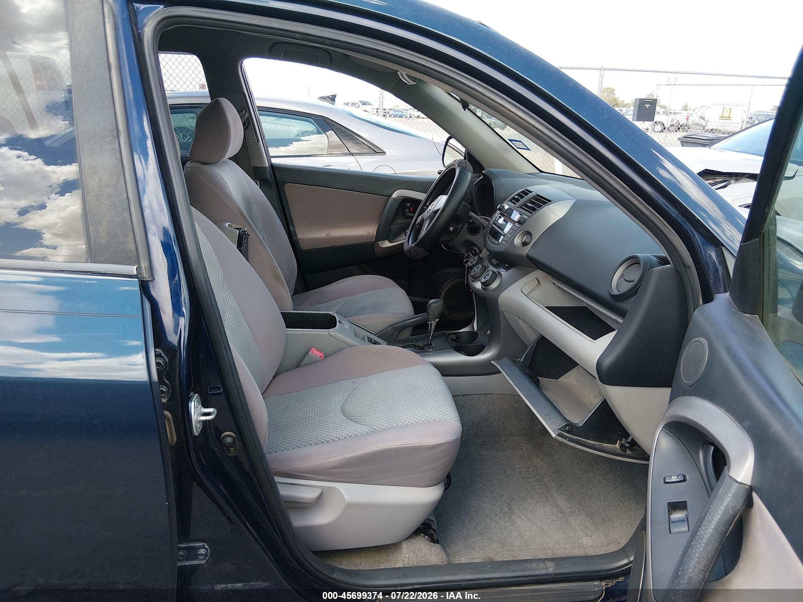 2006 Toyota Rav4   Dark Blue vin: JTMZD33V365024342
