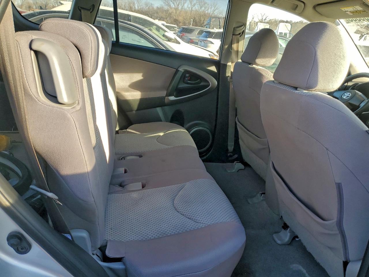 2007 Toyota Rav4 Silver vin: JTMZD33V375061585