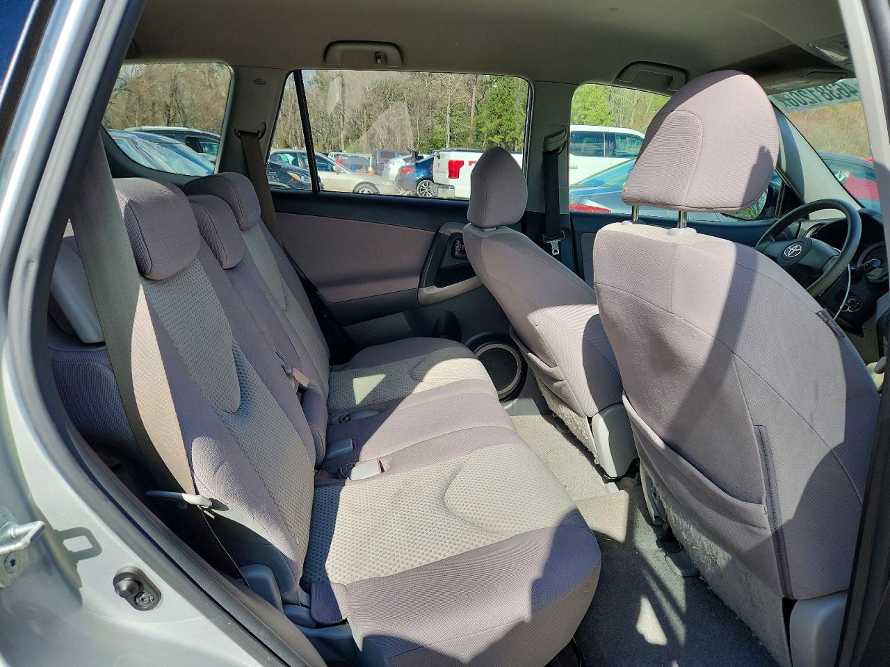 2007 Toyota Rav4 Base Silver vin: JTMZD33V376044585