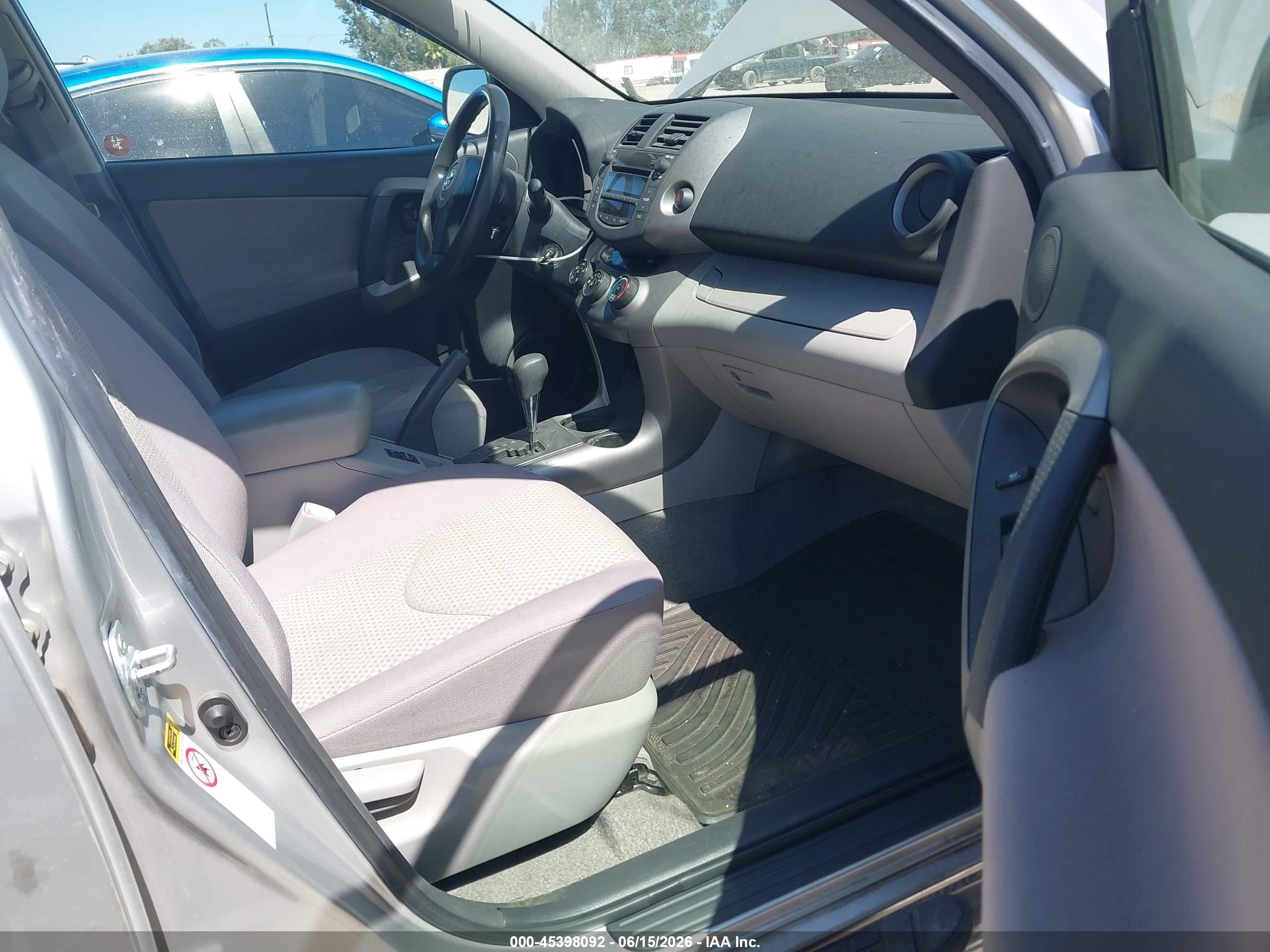 2007 Toyota Rav4   Серебряный vin: JTMZD33V376052167