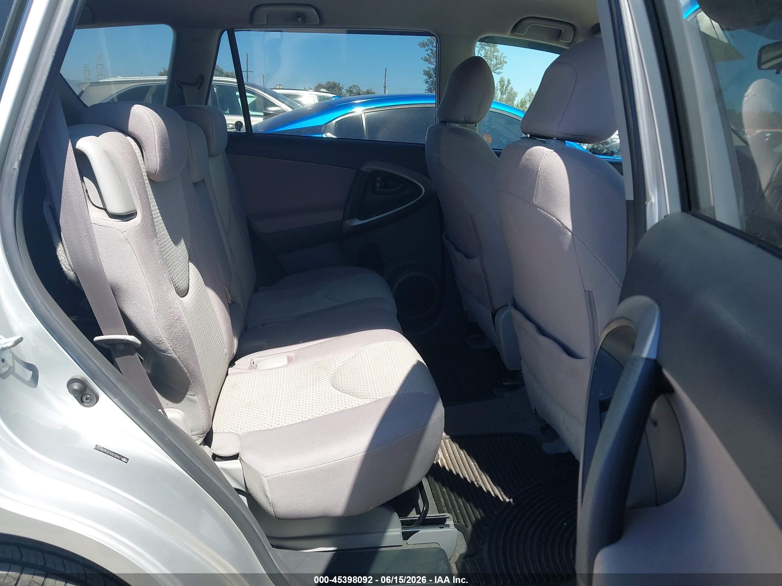 2007 Toyota Rav4   Серебряный vin: JTMZD33V376052167