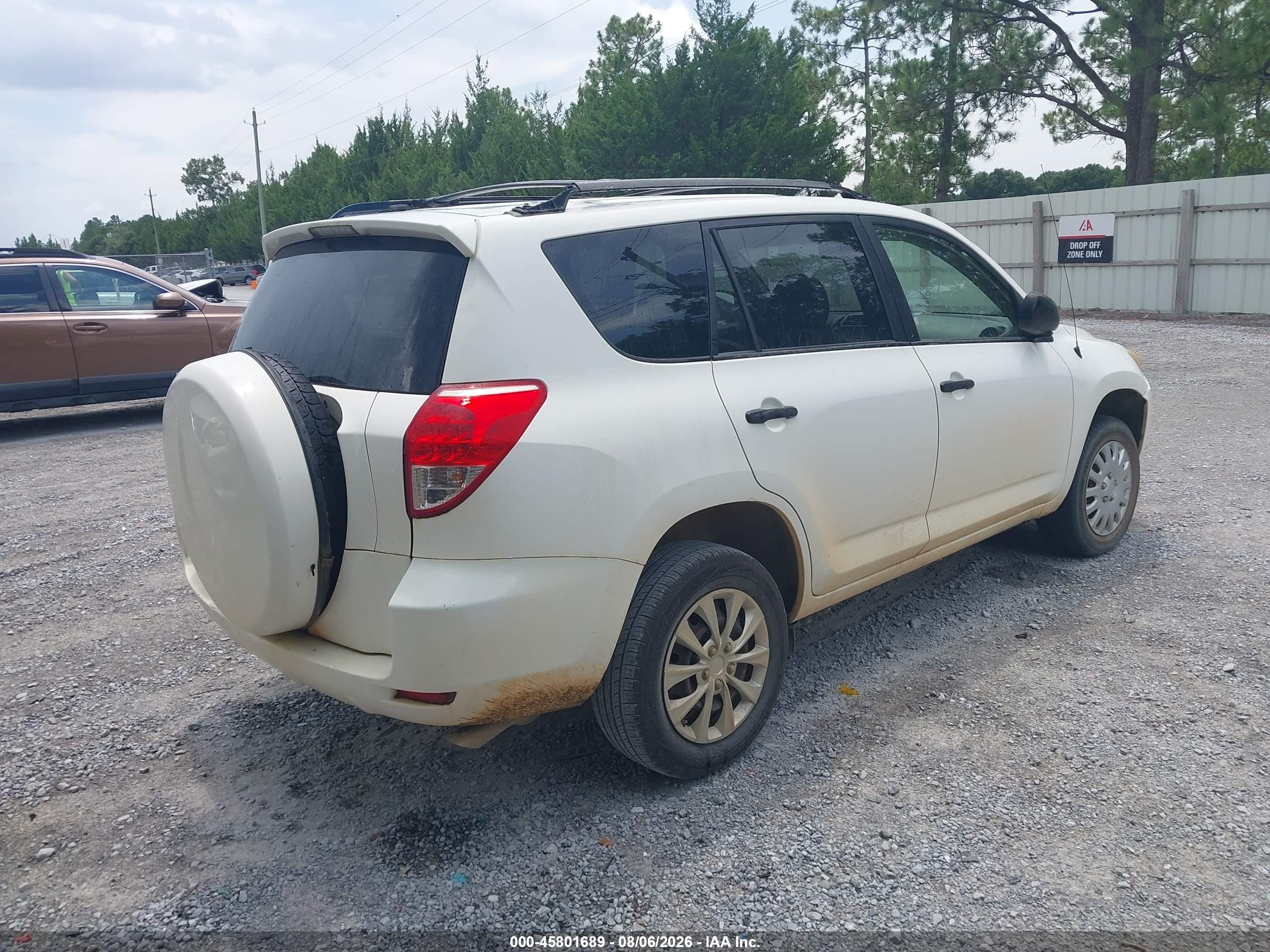 2006 Toyota Rav4   White vin: JTMZD33V466000982
