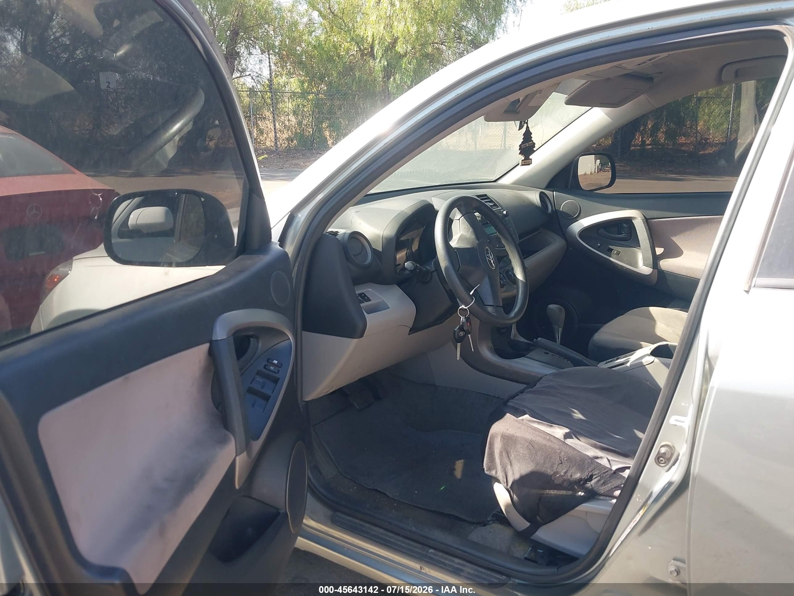 2007 Toyota Rav4   Silver vin: JTMZD33V475067797