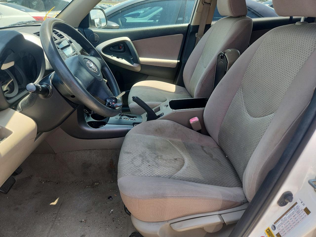 2007 Toyota Rav4 Base White vin: JTMZD33V476043770