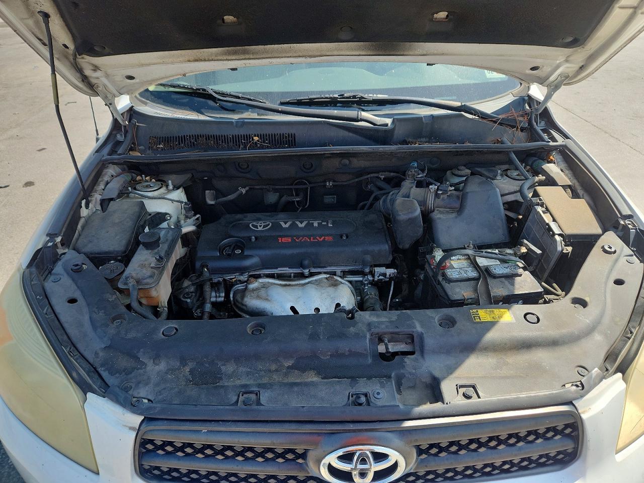 2007 Toyota Rav4 Base White vin: JTMZD33V476043770