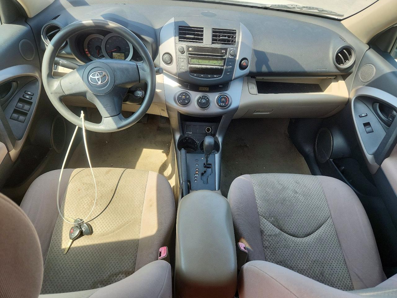 2007 Toyota Rav4 Base White vin: JTMZD33V476043770