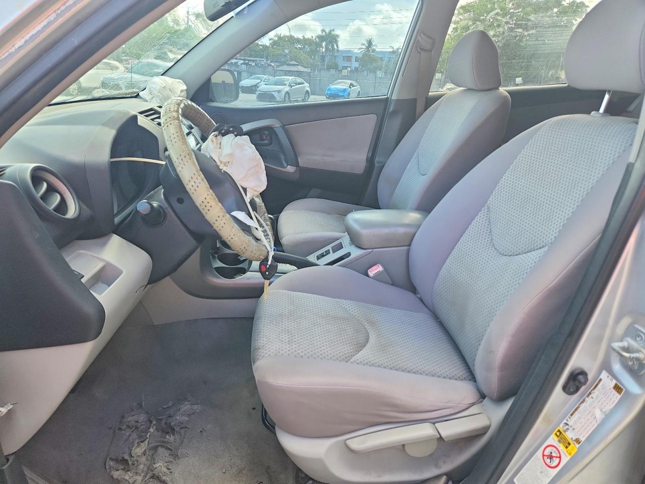 2008 Toyota Rav4 Base Silver vin: JTMZD33V485099098