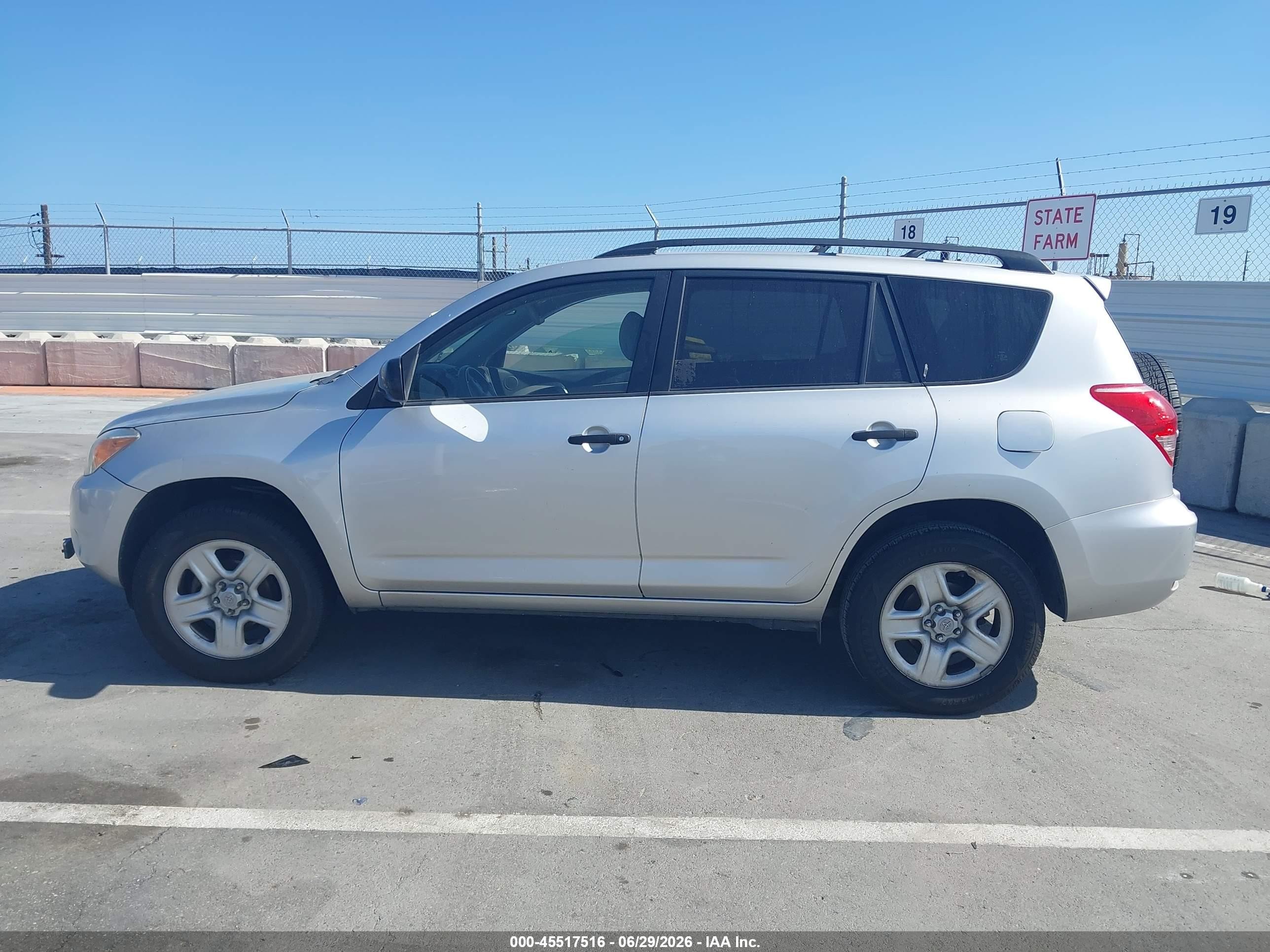 2008 Toyota Rav4   Silver vin: JTMZD33V486067925