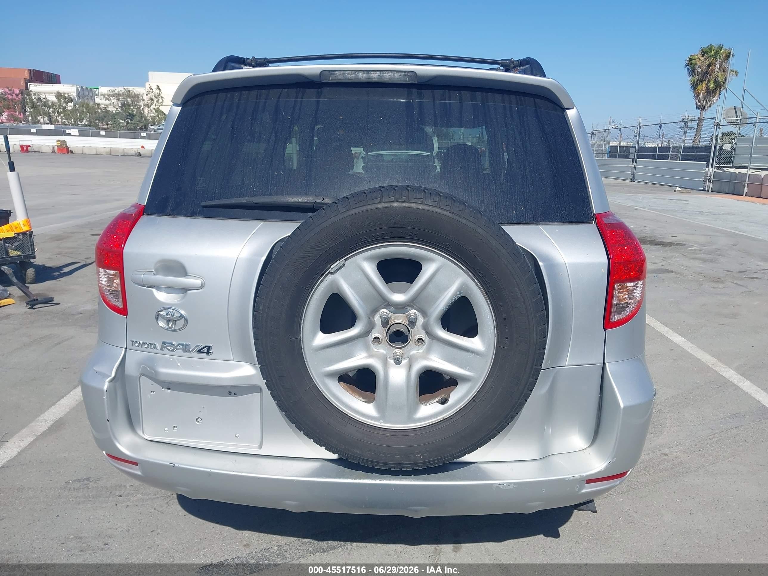 2008 Toyota Rav4   Silver vin: JTMZD33V486067925