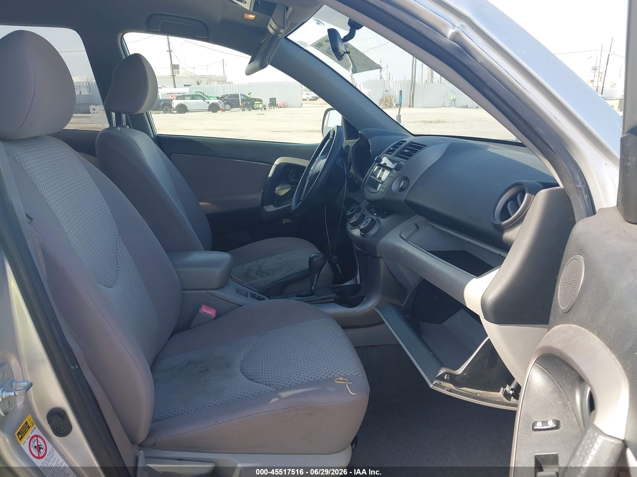 2008 Toyota Rav4   Silver vin: JTMZD33V486067925
