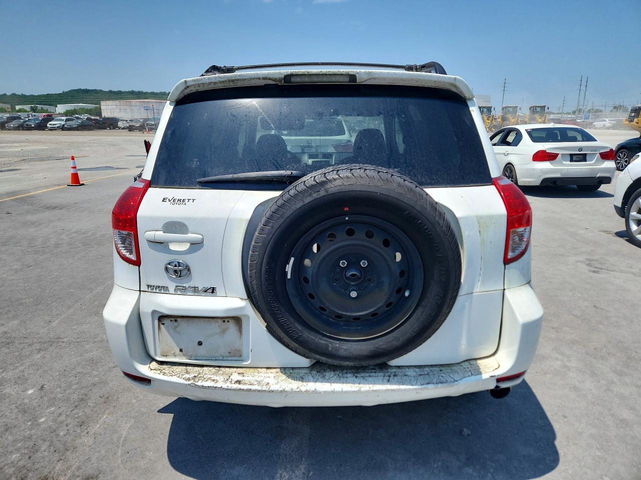 2006 Toyota Rav4 Base White vin: JTMZD33V565010376