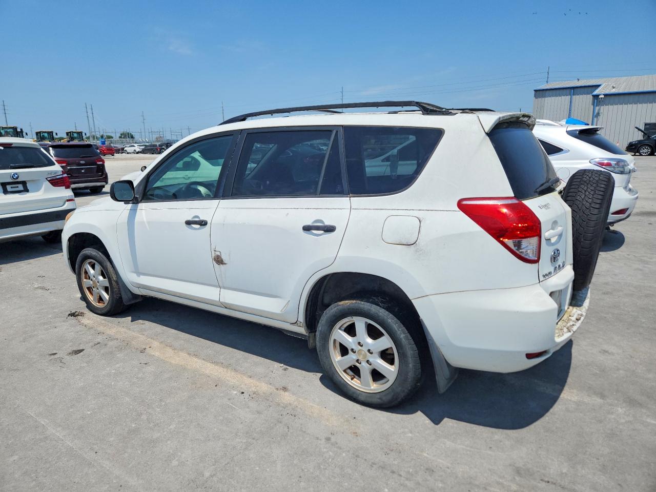2006 Toyota Rav4 Base White vin: JTMZD33V565010376