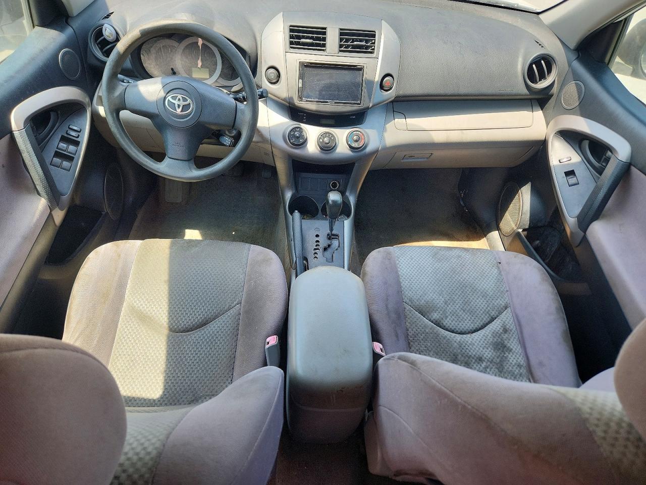 2006 Toyota Rav4 Base White vin: JTMZD33V565010376