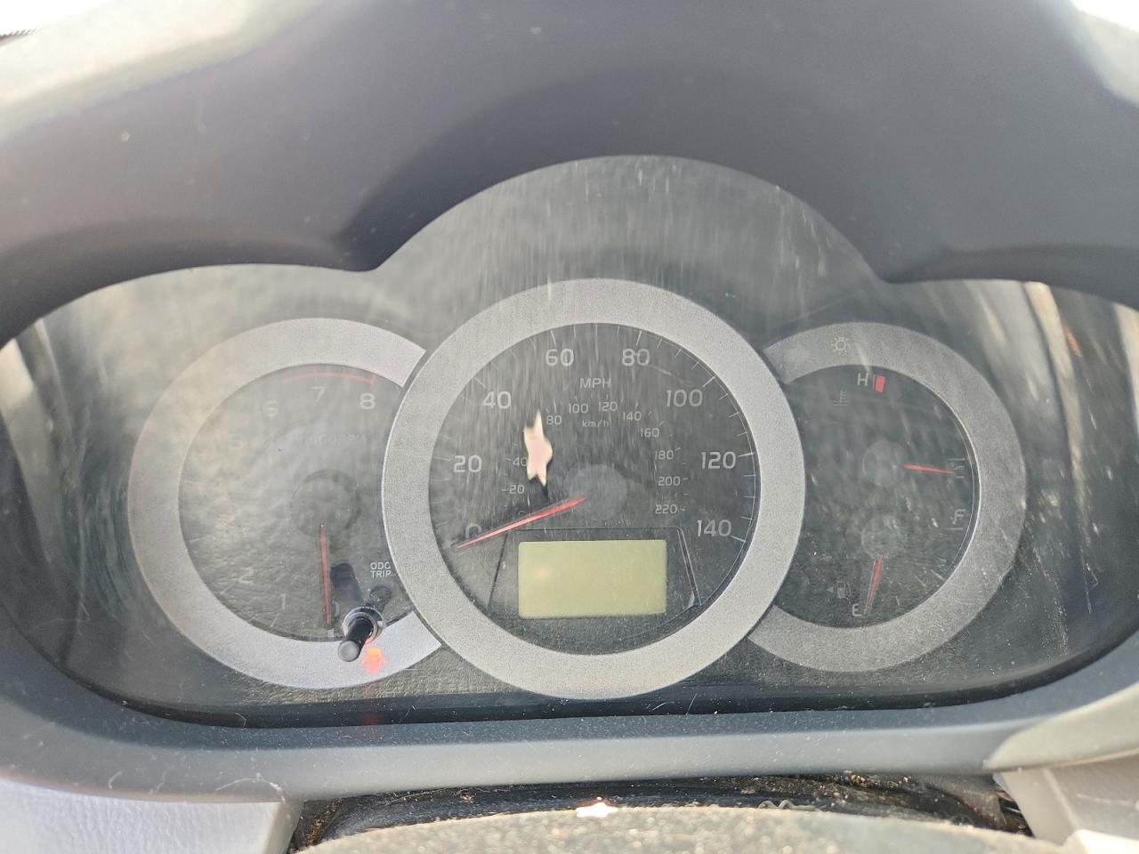 2006 Toyota Rav4 Base White vin: JTMZD33V565010376