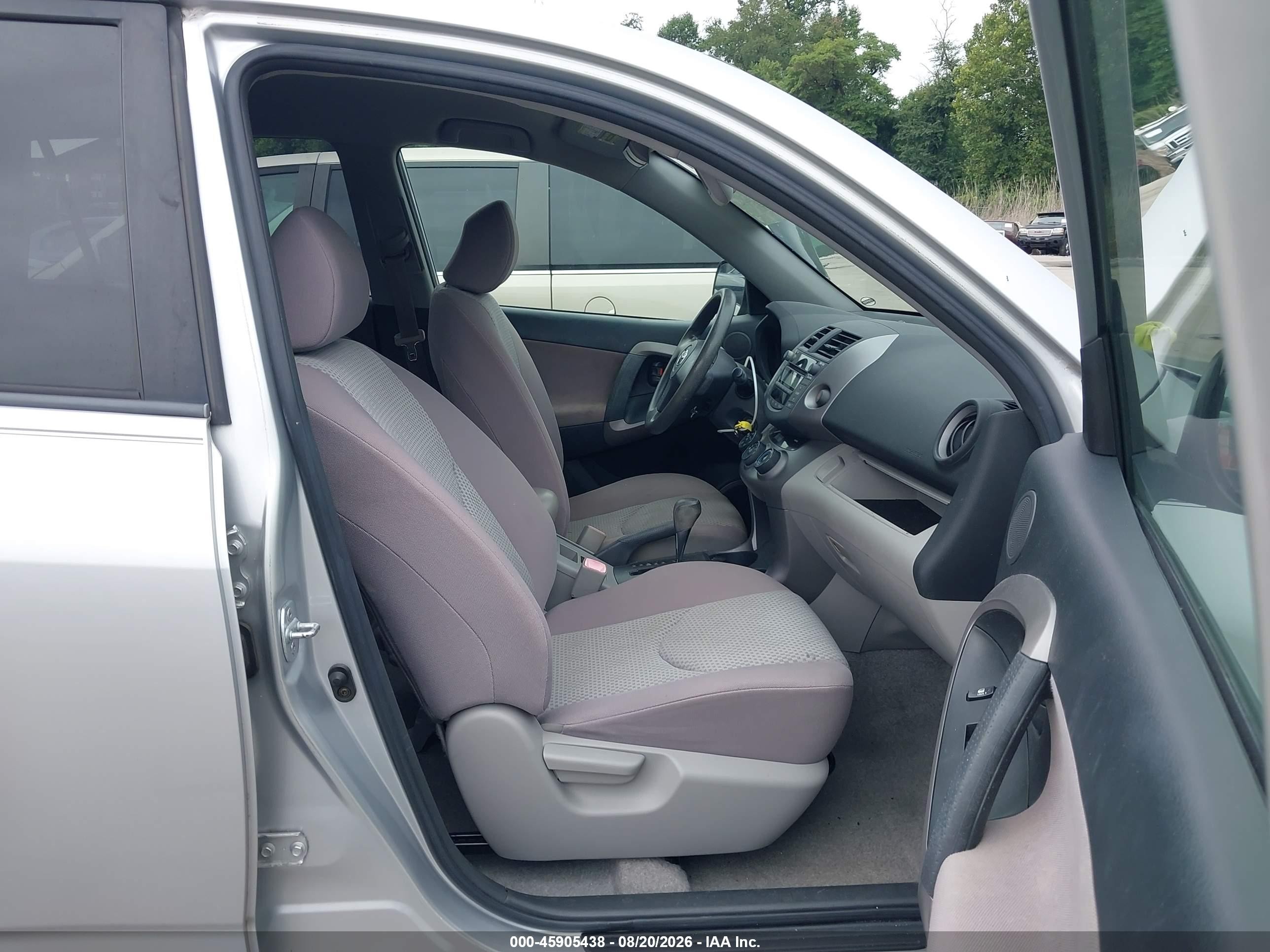 2006 Toyota Rav4   Silver vin: JTMZD33V565020728