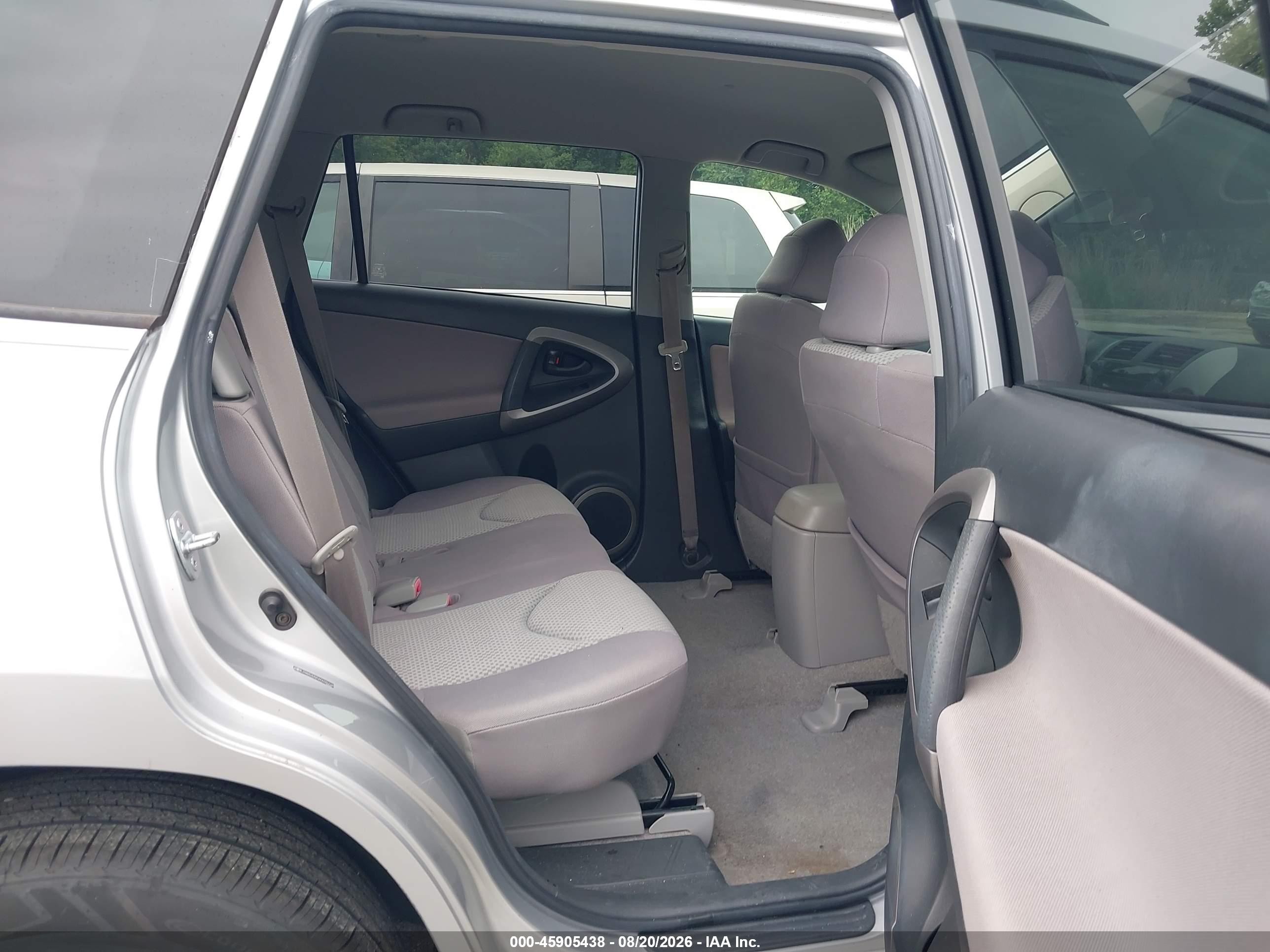 2006 Toyota Rav4   Silver vin: JTMZD33V565020728