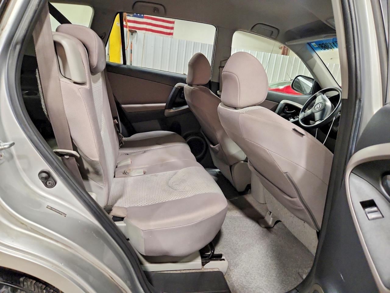2007 Toyota Rav4 Base Silver vin: JTMZD33V575034162