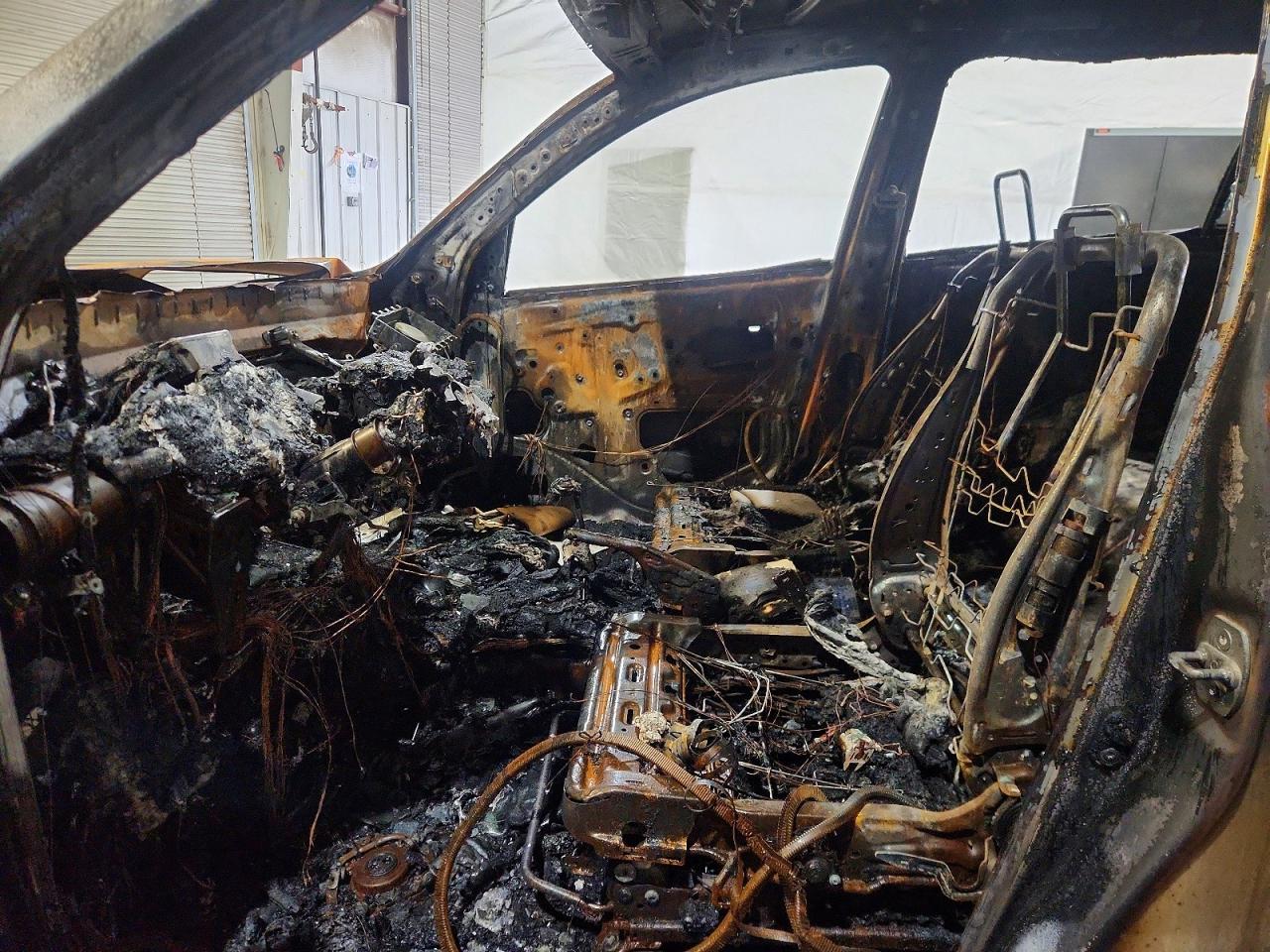 2008 Toyota Rav4 Base Burn vin: JTMZD33V585102803