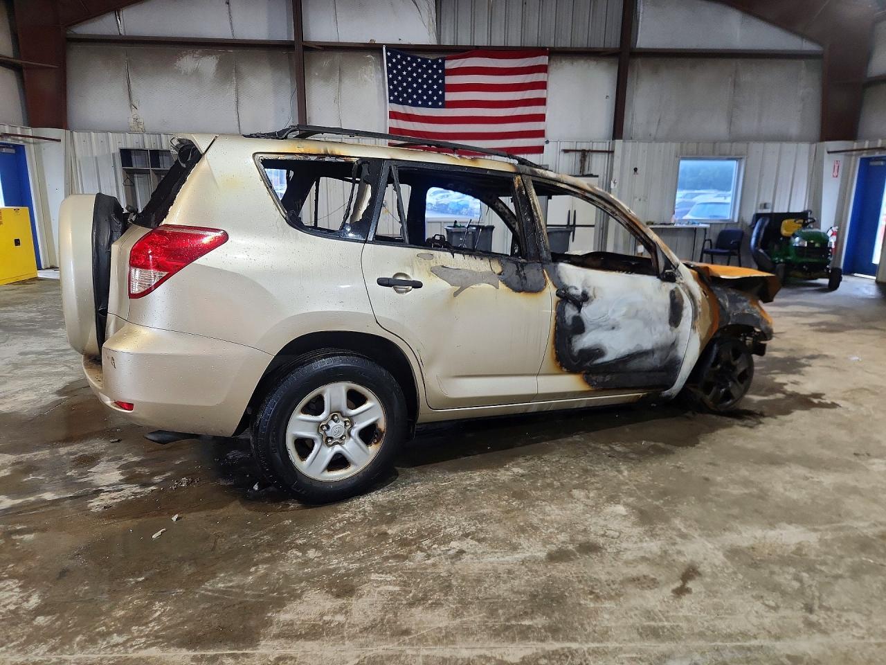 2008 Toyota Rav4 Base Burn vin: JTMZD33V585102803