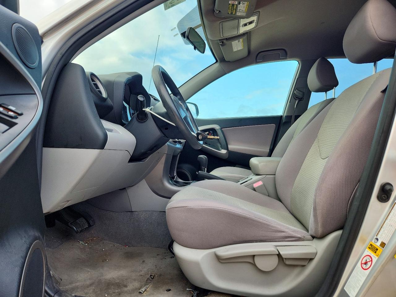 2008 Toyota Rav4 Base Silver vin: JTMZD33V586077685