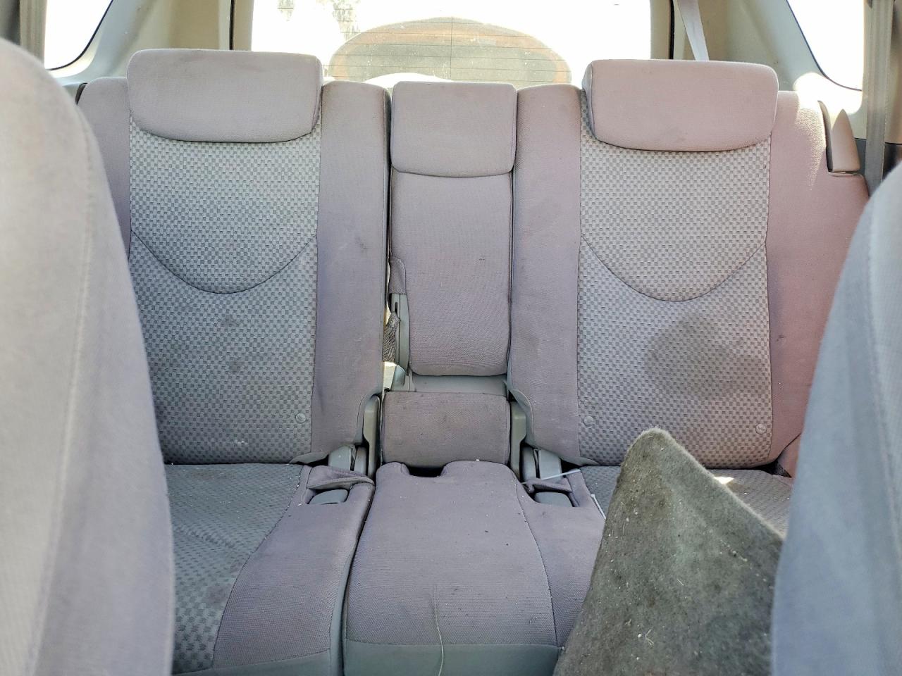 2006 Toyota Rav4 Base Silver vin: JTMZD33V665024660