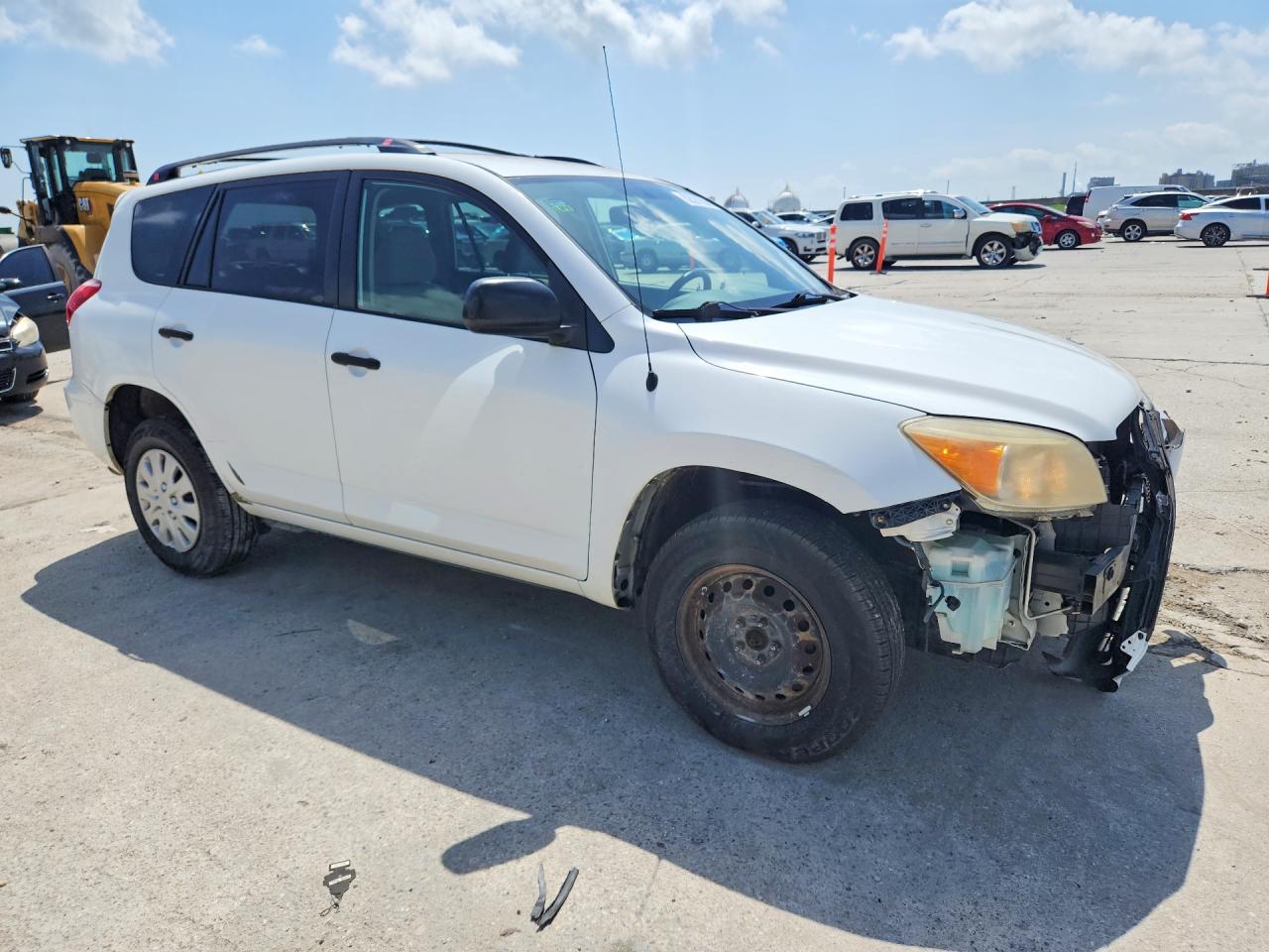 2006 Toyota Rav4 Base White vin: JTMZD33V666000997