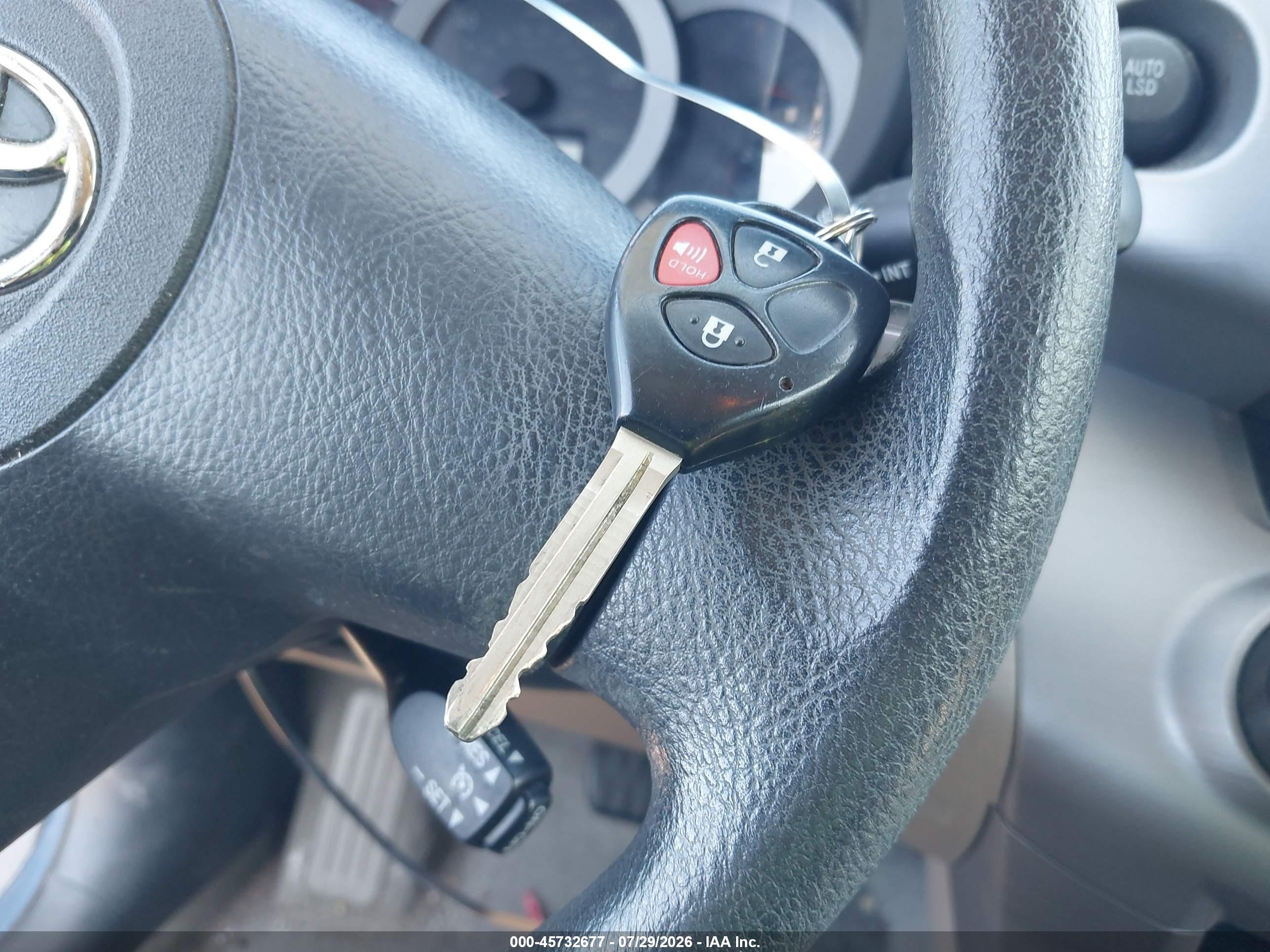 2007 Toyota Rav4   Синий vin: JTMZD33V675057143