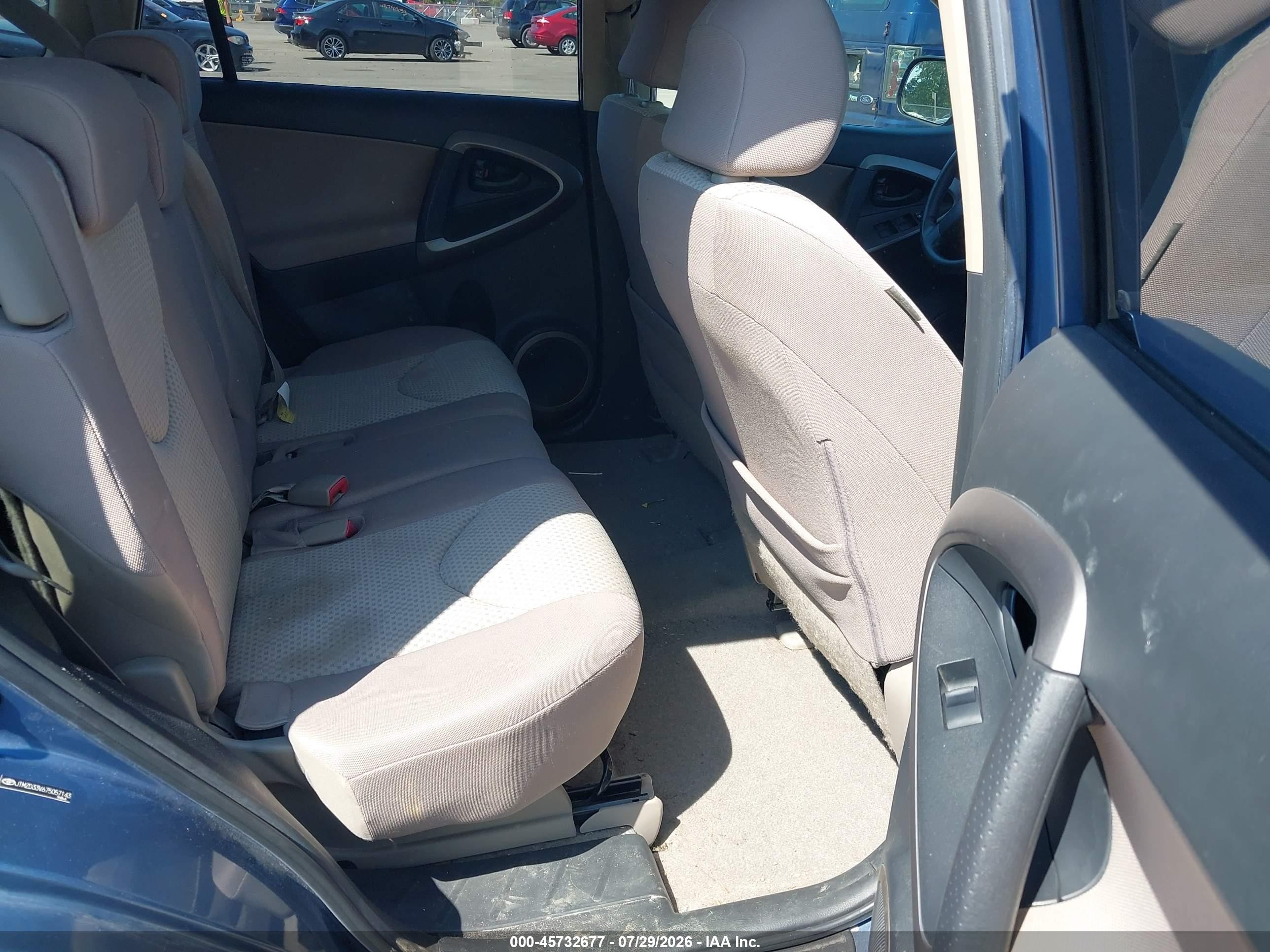 2007 Toyota Rav4   Синий vin: JTMZD33V675057143