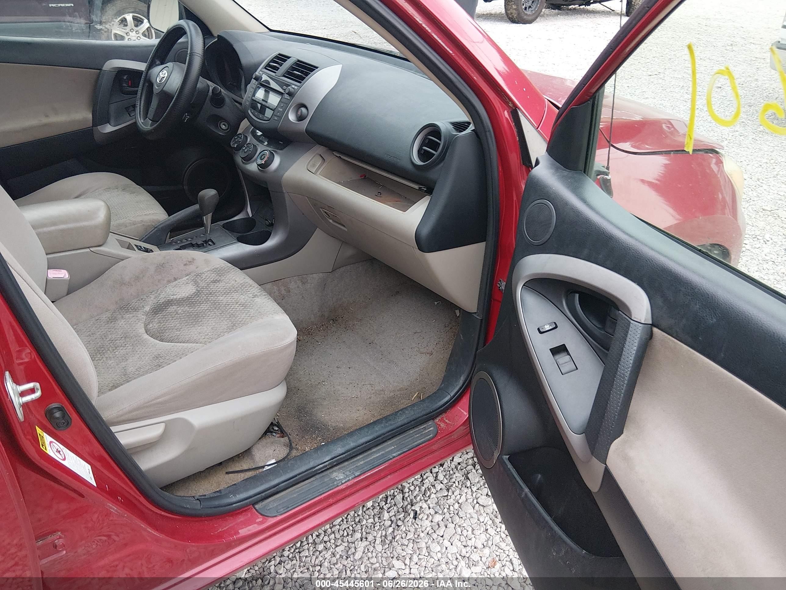 2007 Toyota Rav4   Red vin: JTMZD33V675077912