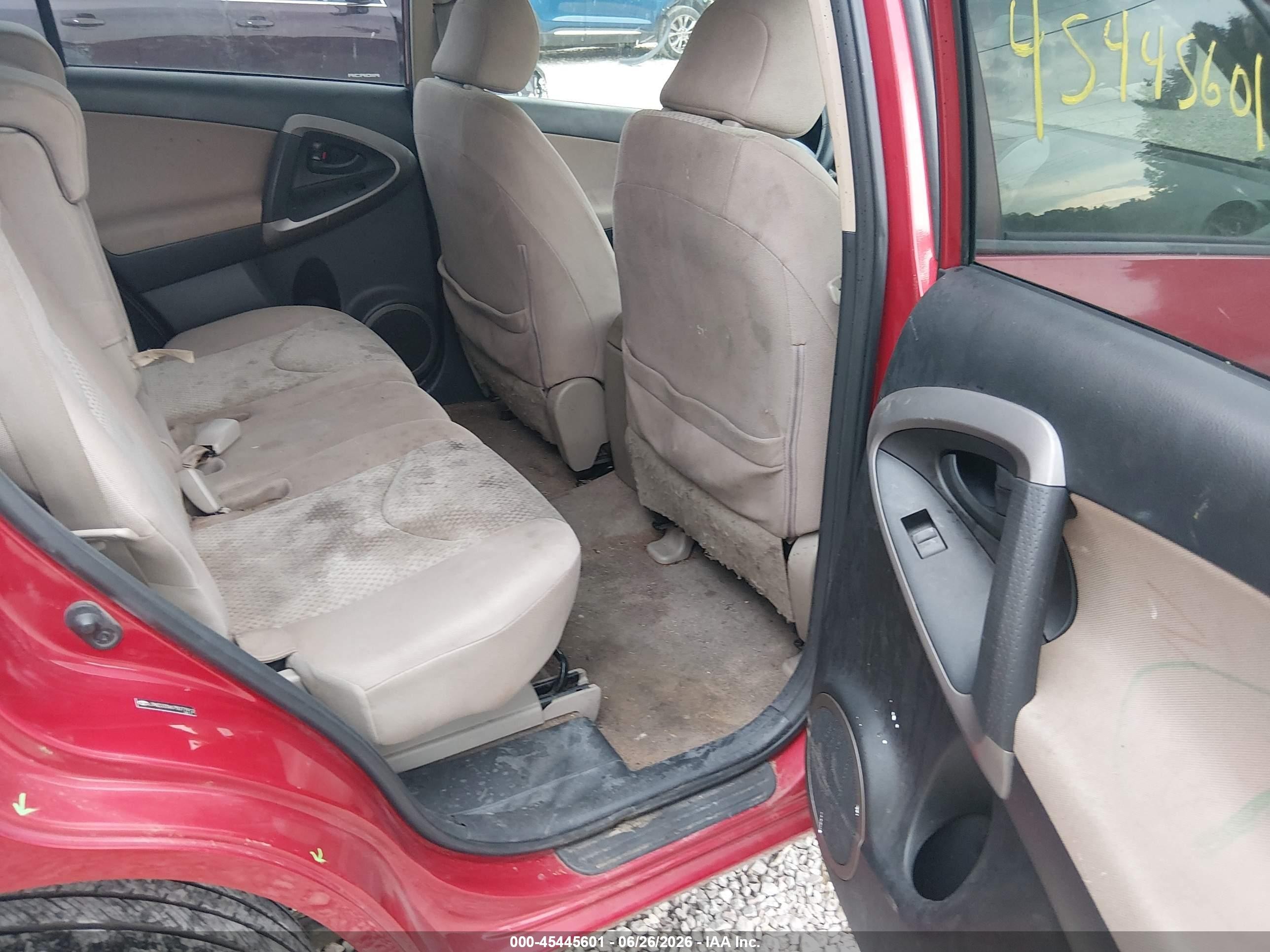 2007 Toyota Rav4   Red vin: JTMZD33V675077912