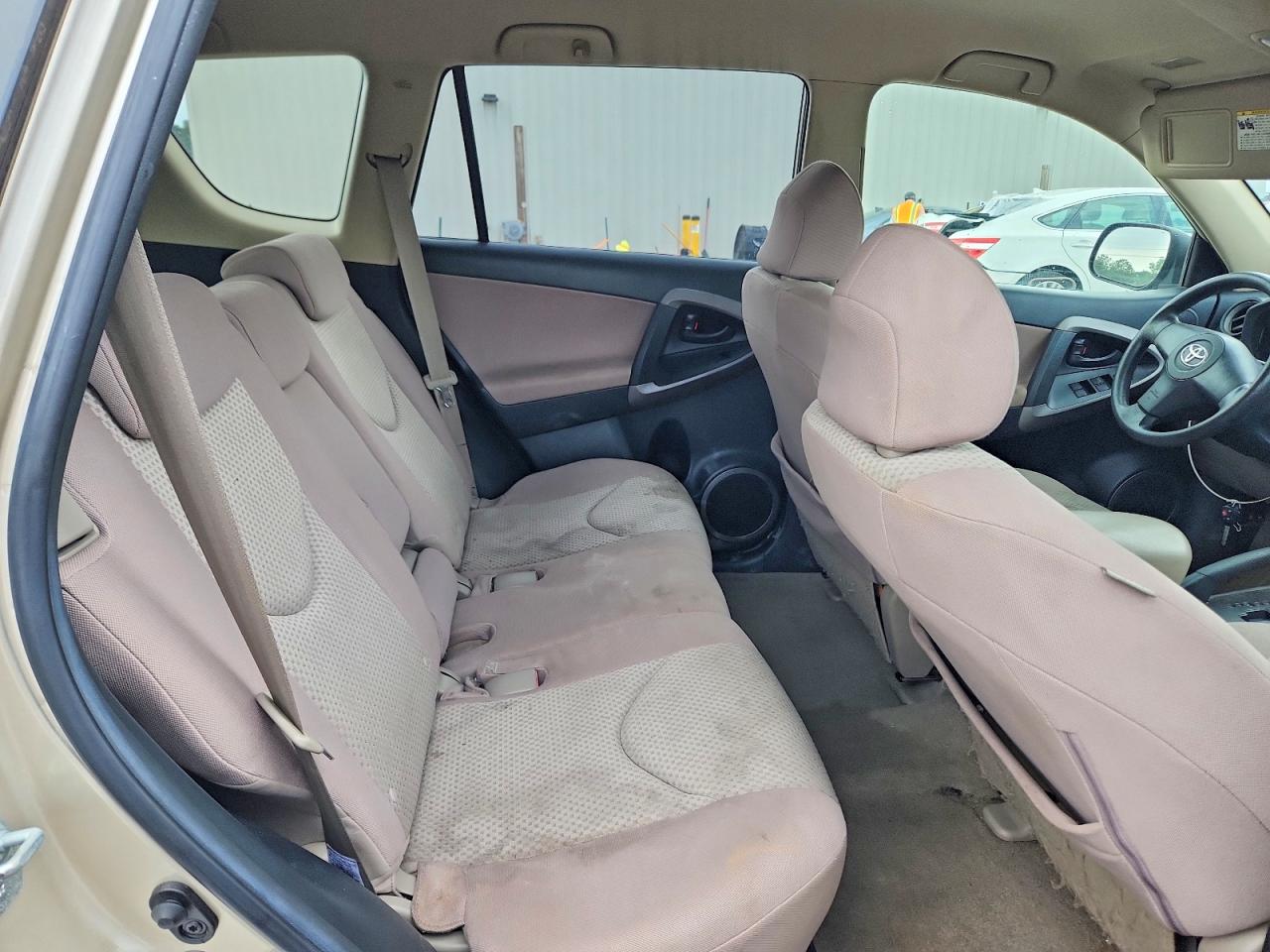 2007 Toyota Rav4 Base Gold vin: JTMZD33V676037064