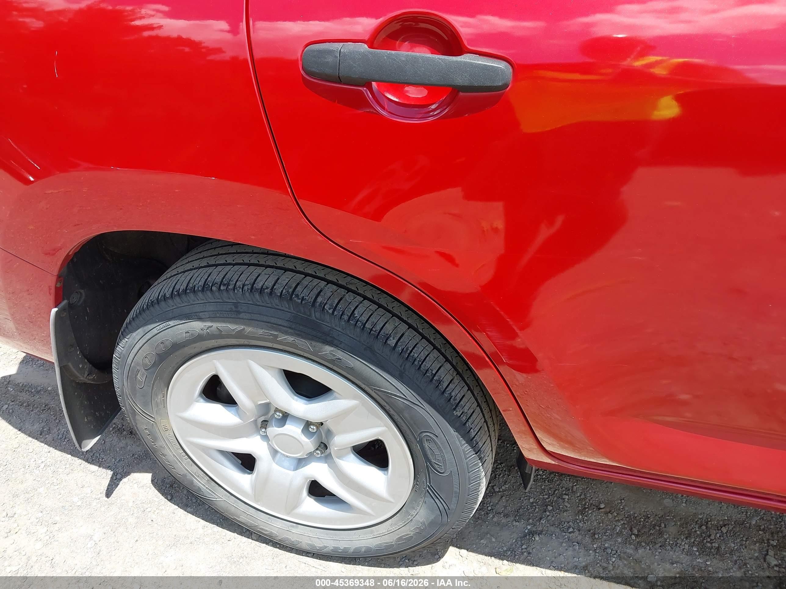 2008 Toyota Rav4   Red vin: JTMZD33V685082237