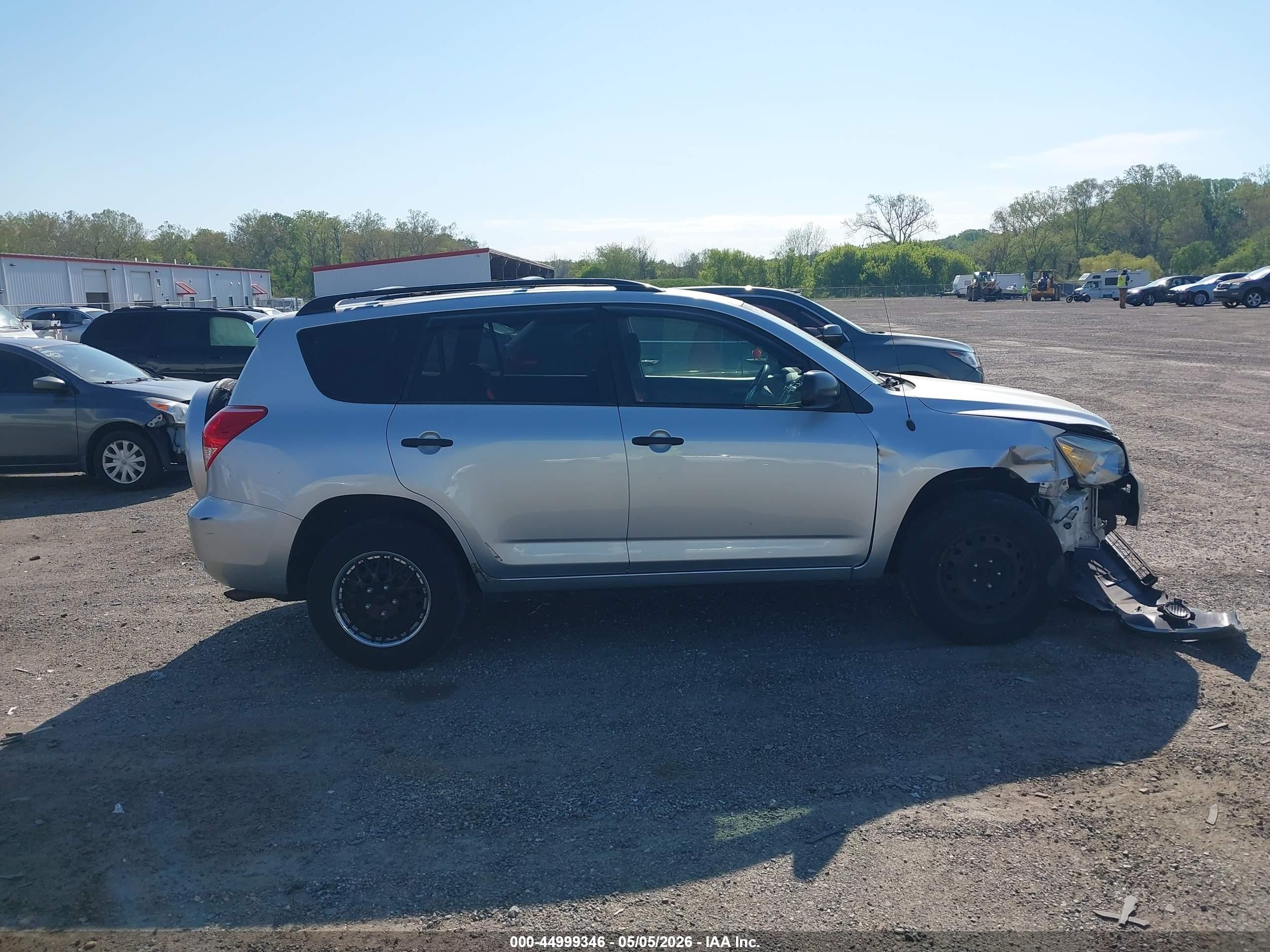 2008 Toyota Rav4   Серебряный vin: JTMZD33V685085509