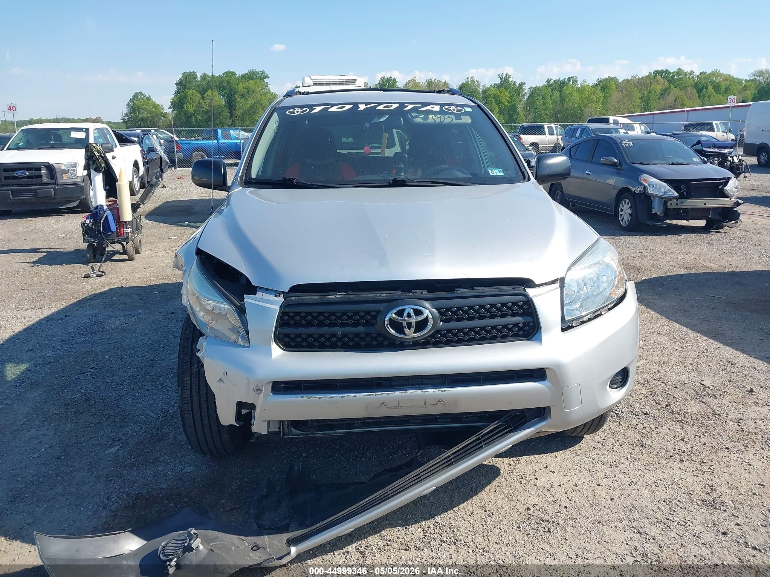 2008 Toyota Rav4   Серебряный vin: JTMZD33V685085509