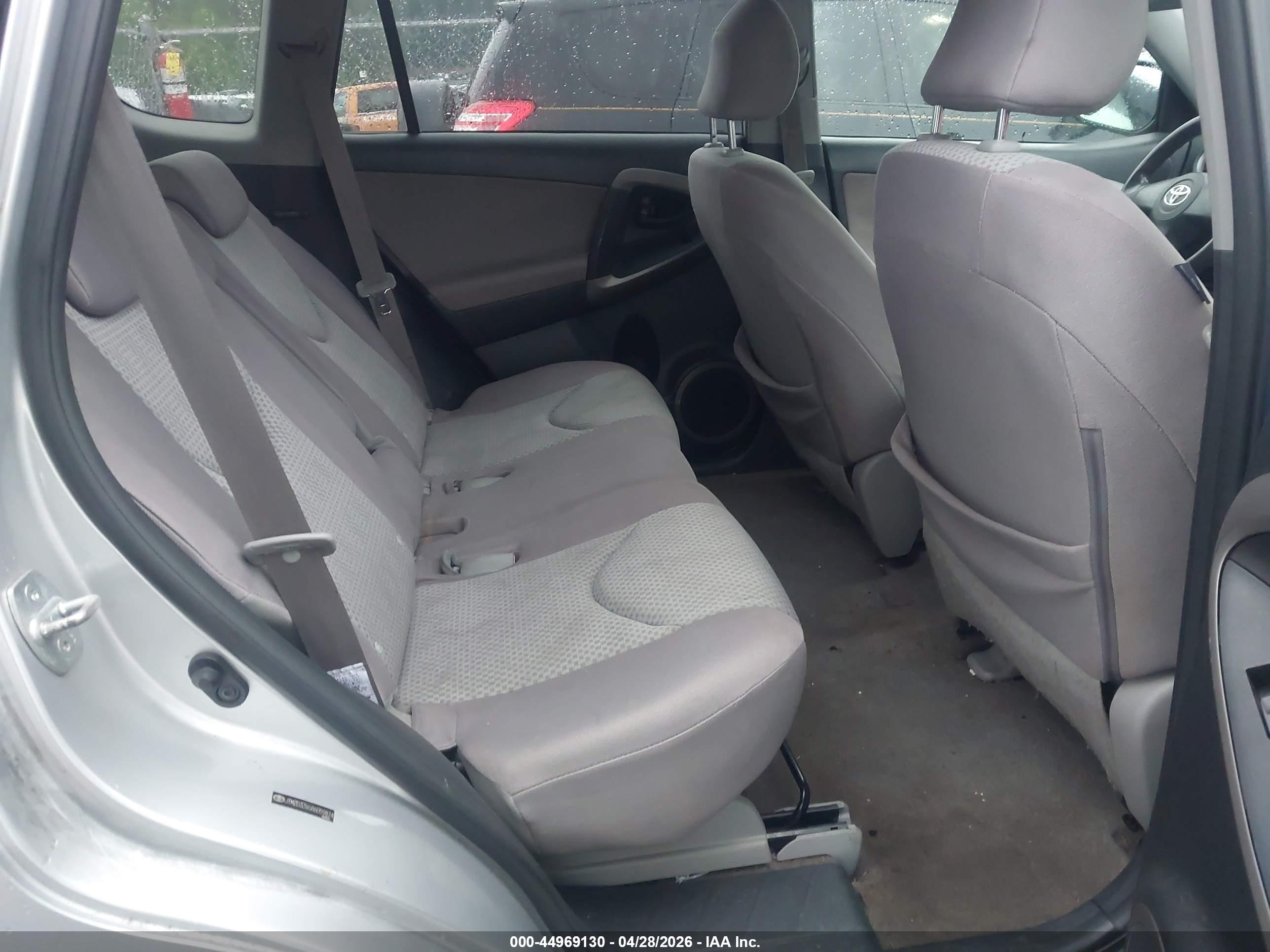 2008 Toyota Rav4   Silver vin: JTMZD33V686059874